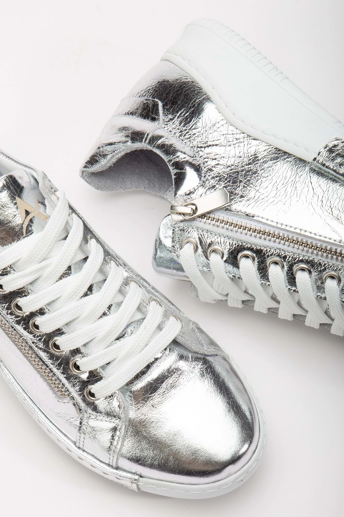 Kadın Hakiki Deri Fermuarlı Spor Ayakkabı - GÜMÜŞ