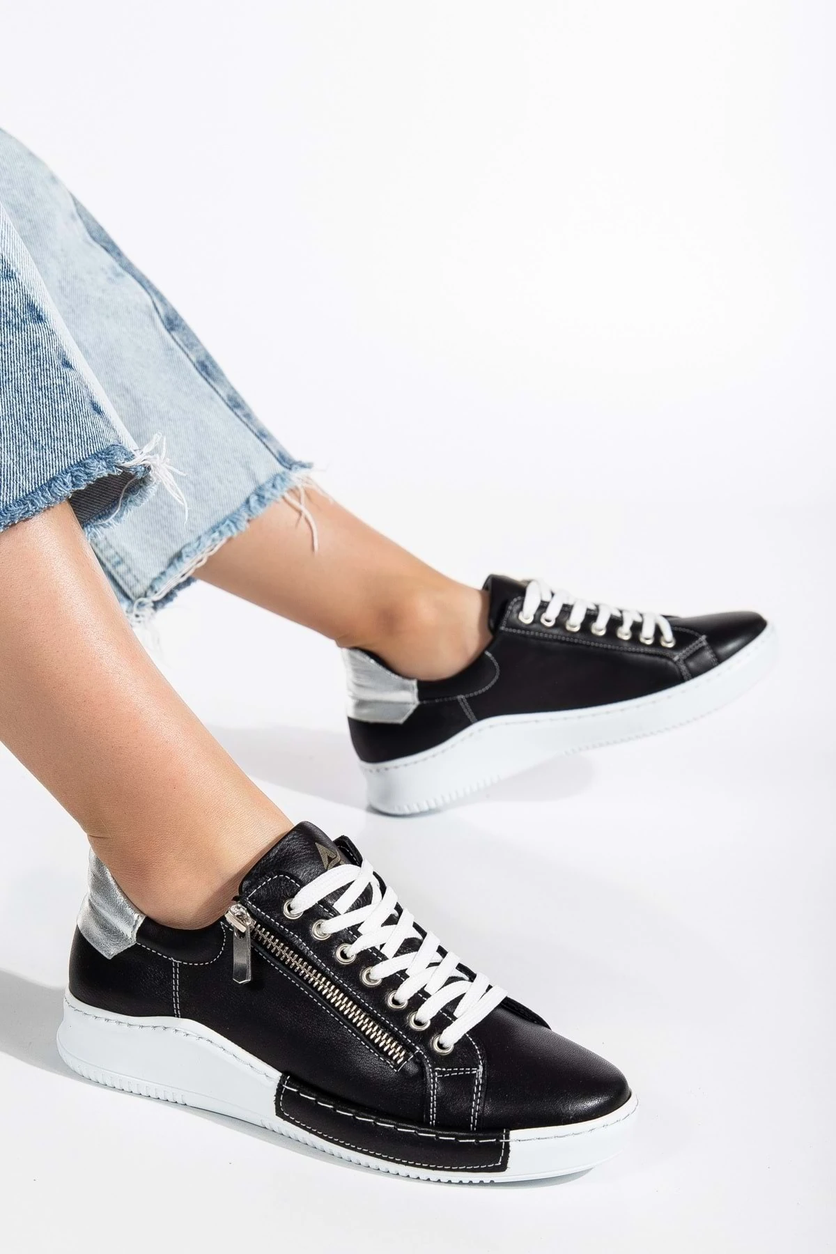 Kadın Hakiki Deri Fermuarlı Spor Ayakkabı - SİYAH/GÜMÜŞ