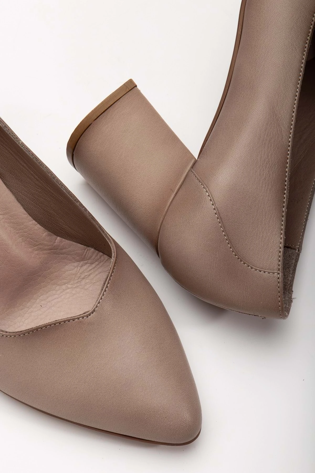 Kadın Hakiki Deri Klasik Kalın Topuklu Ayakkabı - TAŞ