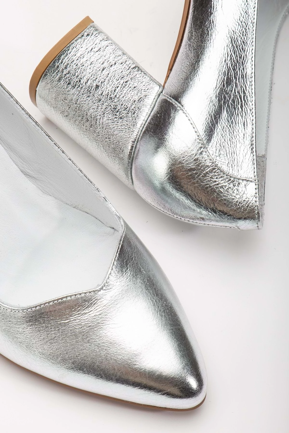 Kadın Hakiki Deri Klasik Kalın Topuklu Ayakkabı - GÜMÜŞ