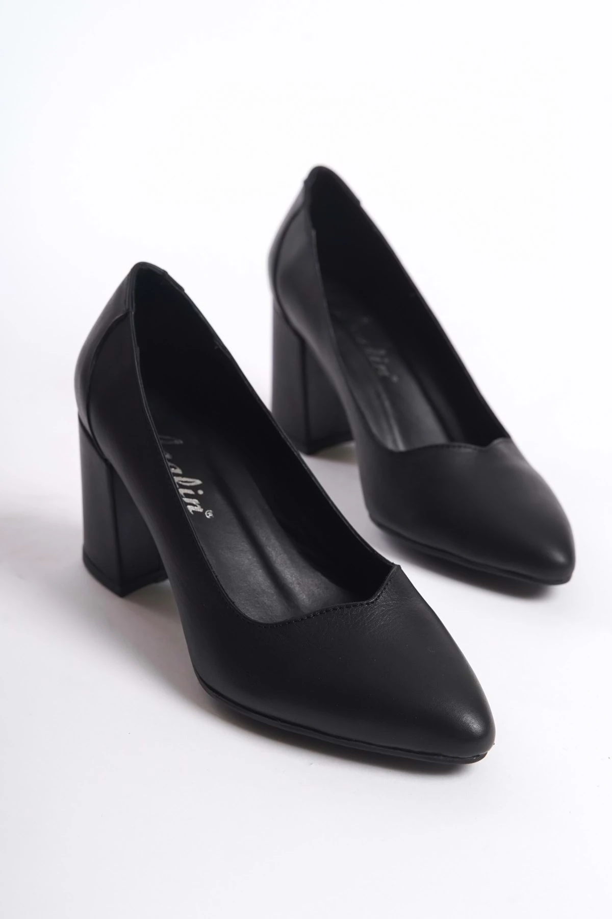Kadın Hakiki Deri Klasik Kalın Topuklu Ayakkabı - SİYAH