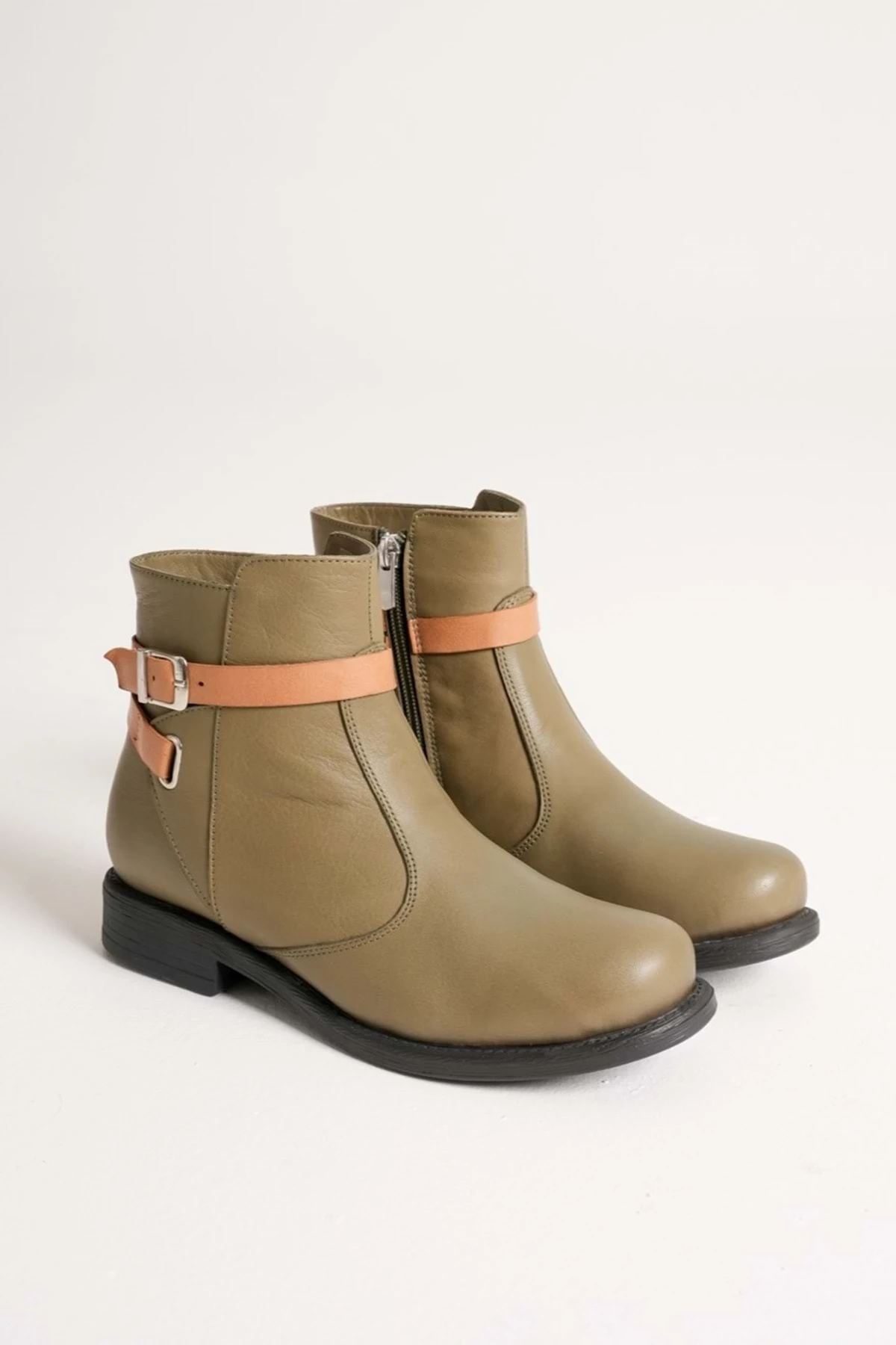 Kadın Hakiki Deri Kemerli Günlük Bot - Yeşil