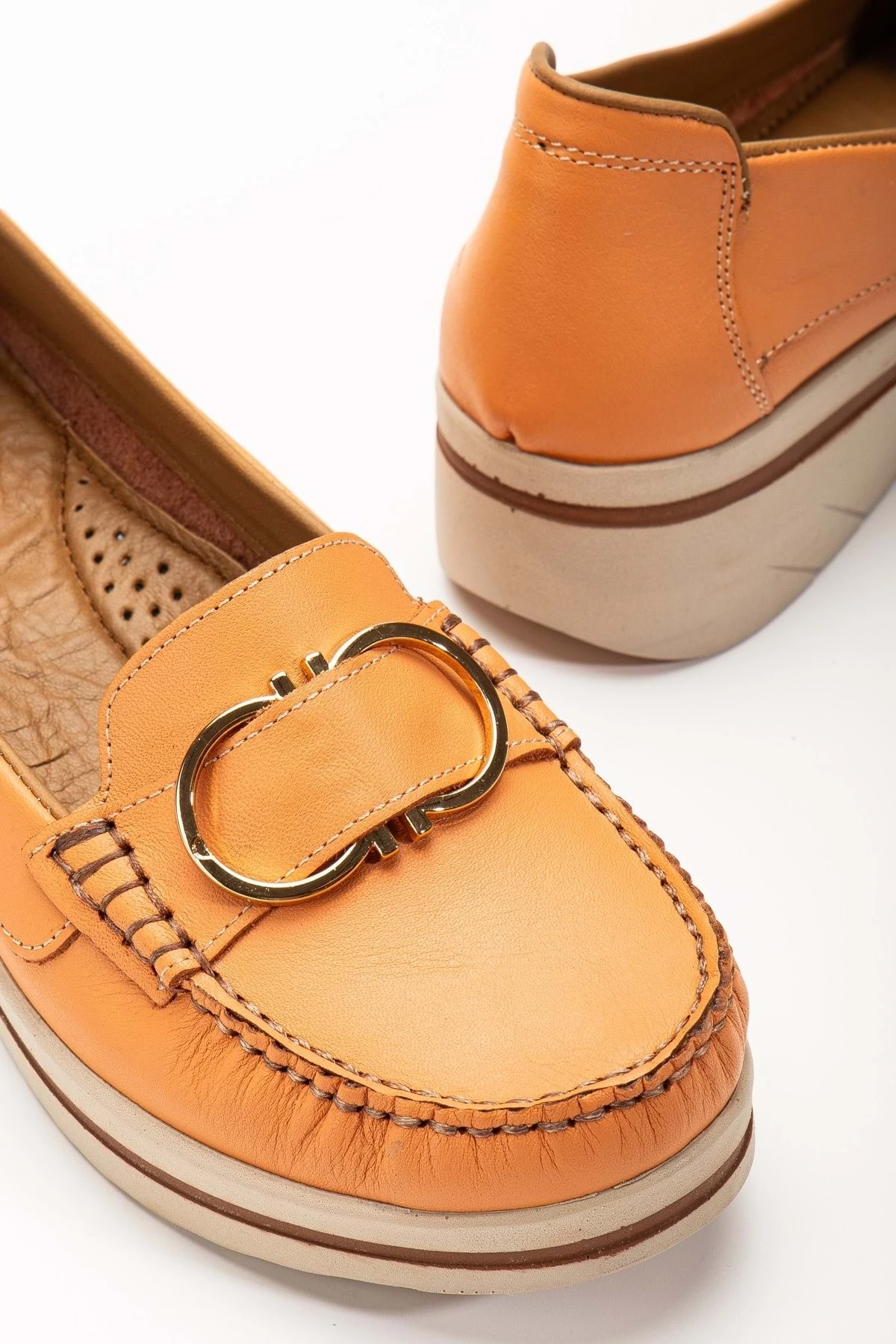 Kadın Hakiki Deri Toka Detaylı Dolgu Topuk Rahat Loafer Ayakkabı - Oranj