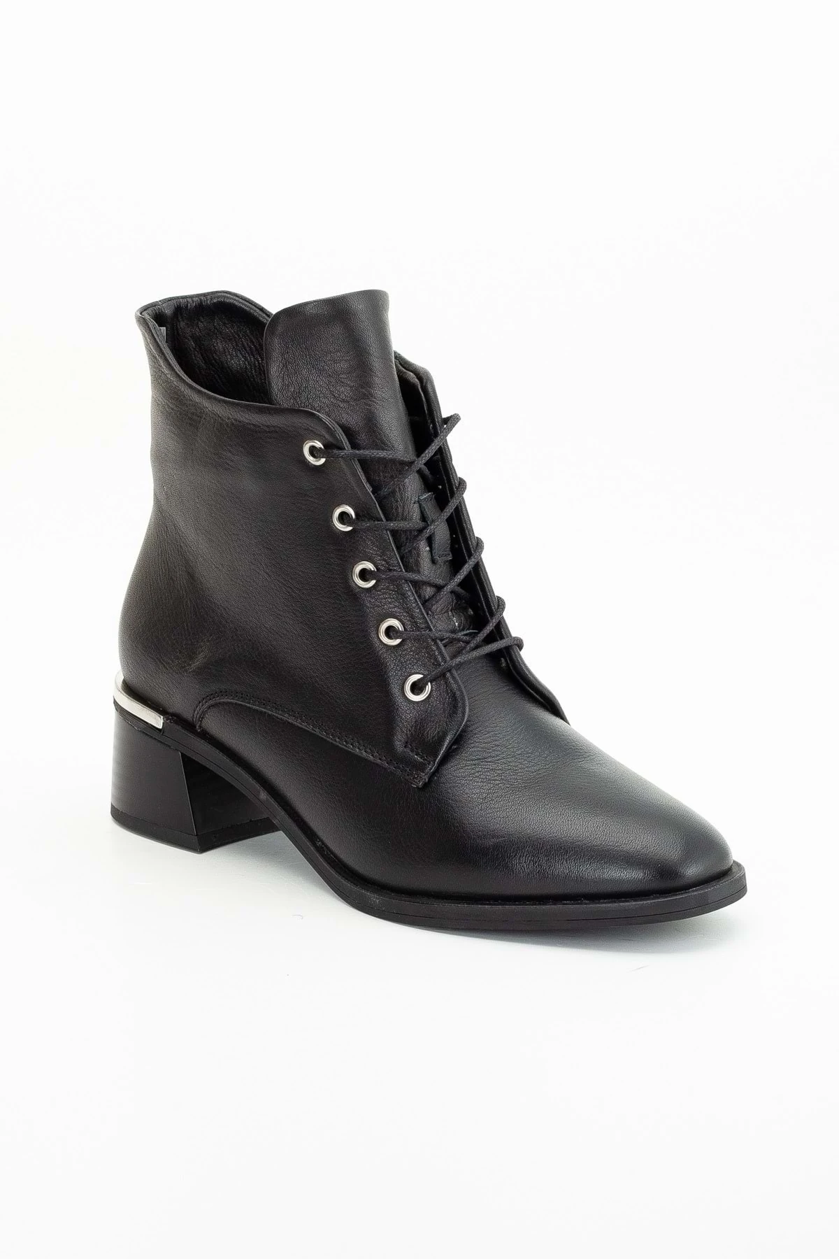 Kadın Hakiki Deri Tabanı Metal Toka Detaylı Bağcıklı Bot