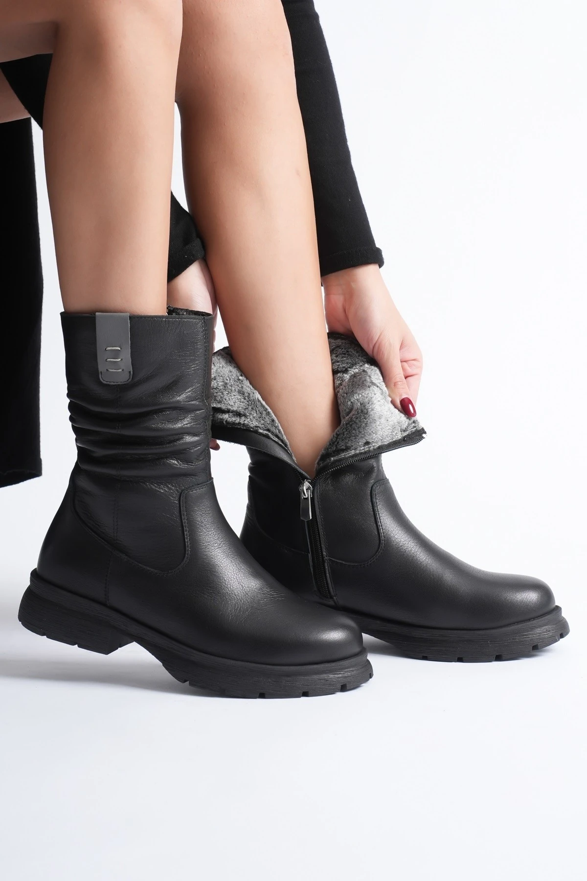 Kadın Hakiki Deri İçi Kürklü Körüklü Bot - SİYAH