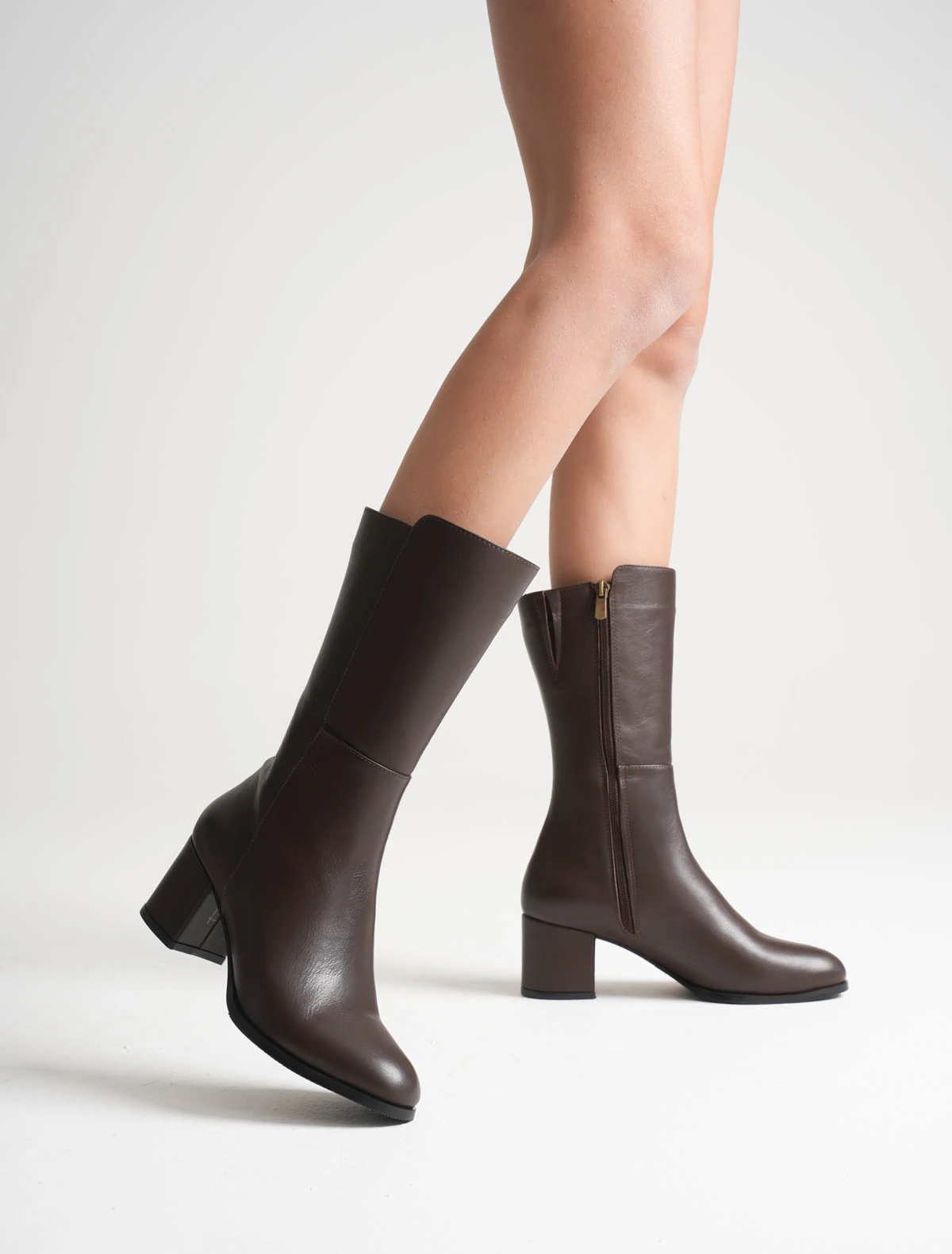 Kadın Hakiki Deri Şık Topuklu Çizme - Ceviz