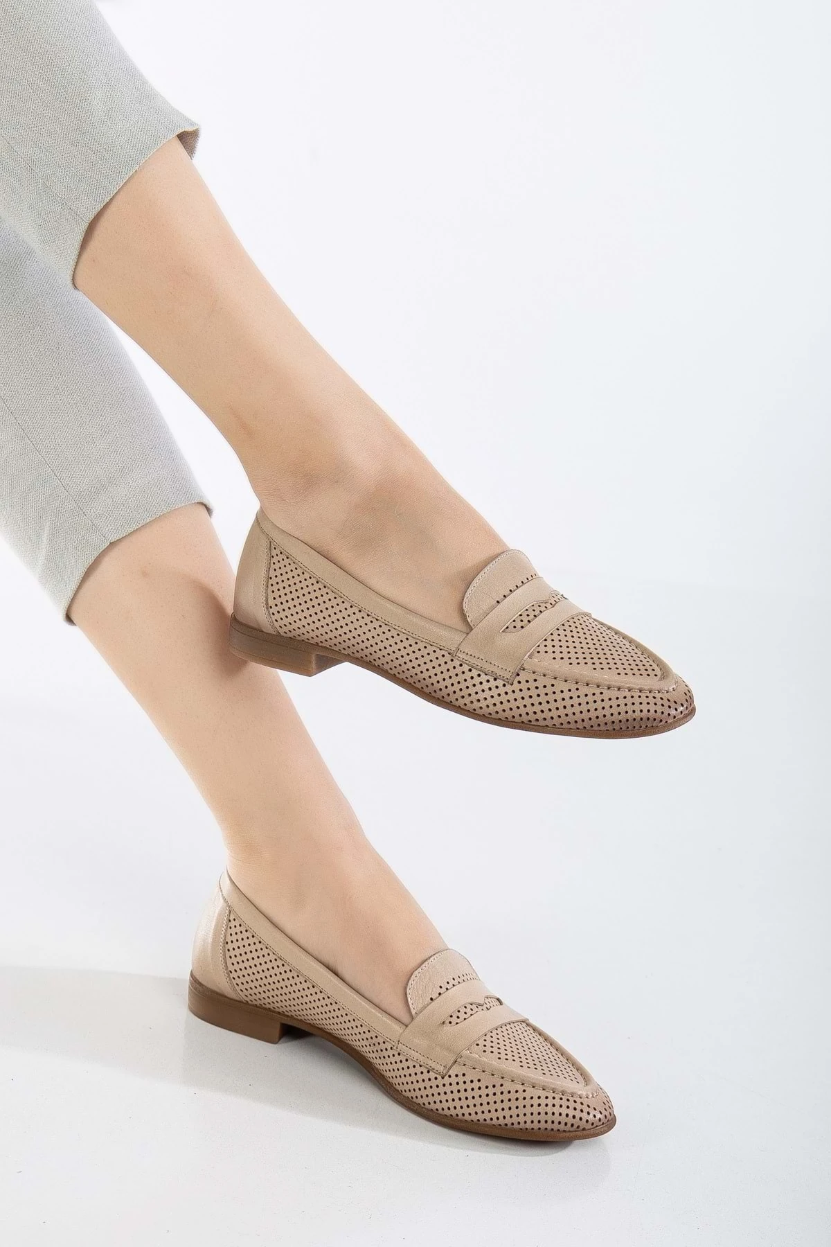 Kadın Hakiki Deri Günlük Saraçlı Lazerli Babet - Bej