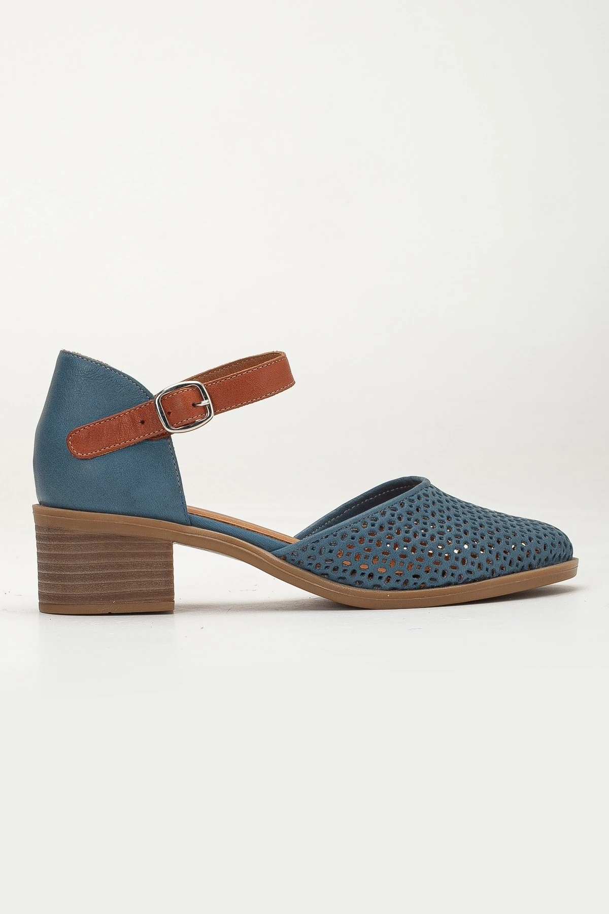 Kadın Hakiki Deri Burnu Kapalı Delikli Sandalet - Kot Mavi
