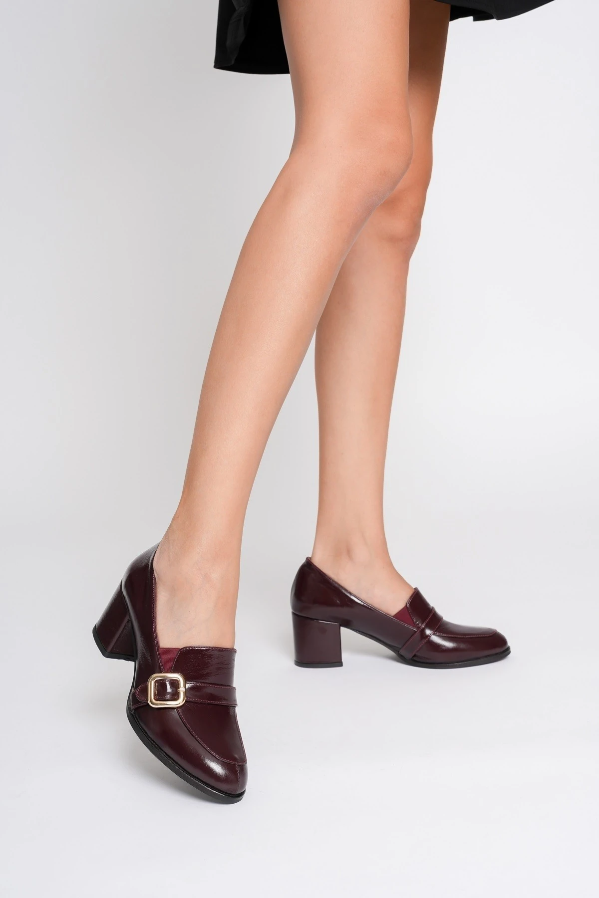 Kadın Hakiki Deri Toka Detaylı Topuklu Ayakkabı