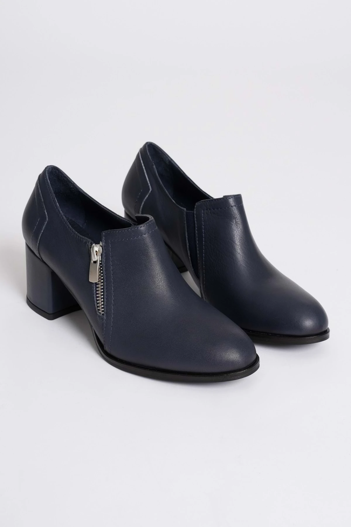 Kadın Hakiki Deri Fermuar Detaylı Şık Topuklu Ayakkabı