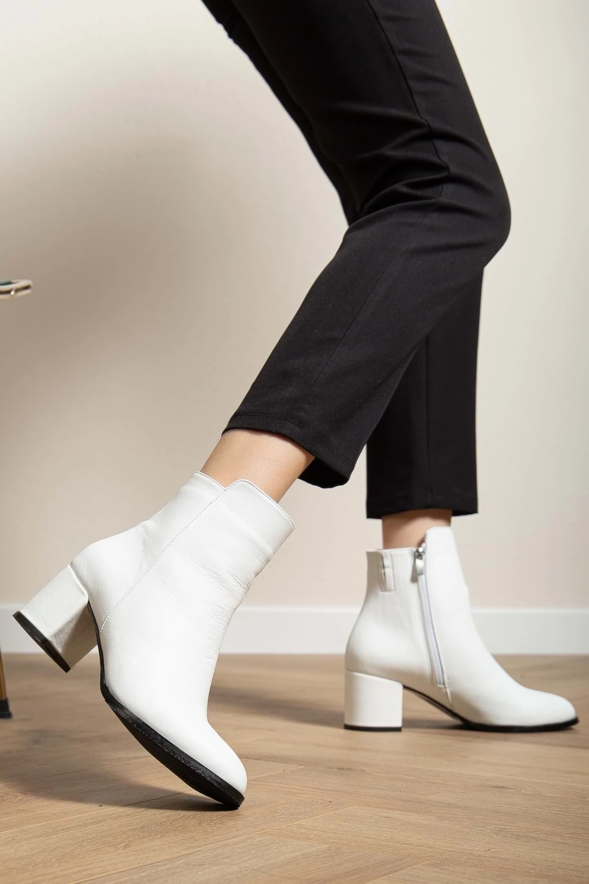 Kadın Hakiki Deri Günlük Topuklu Bot - BEYAZ