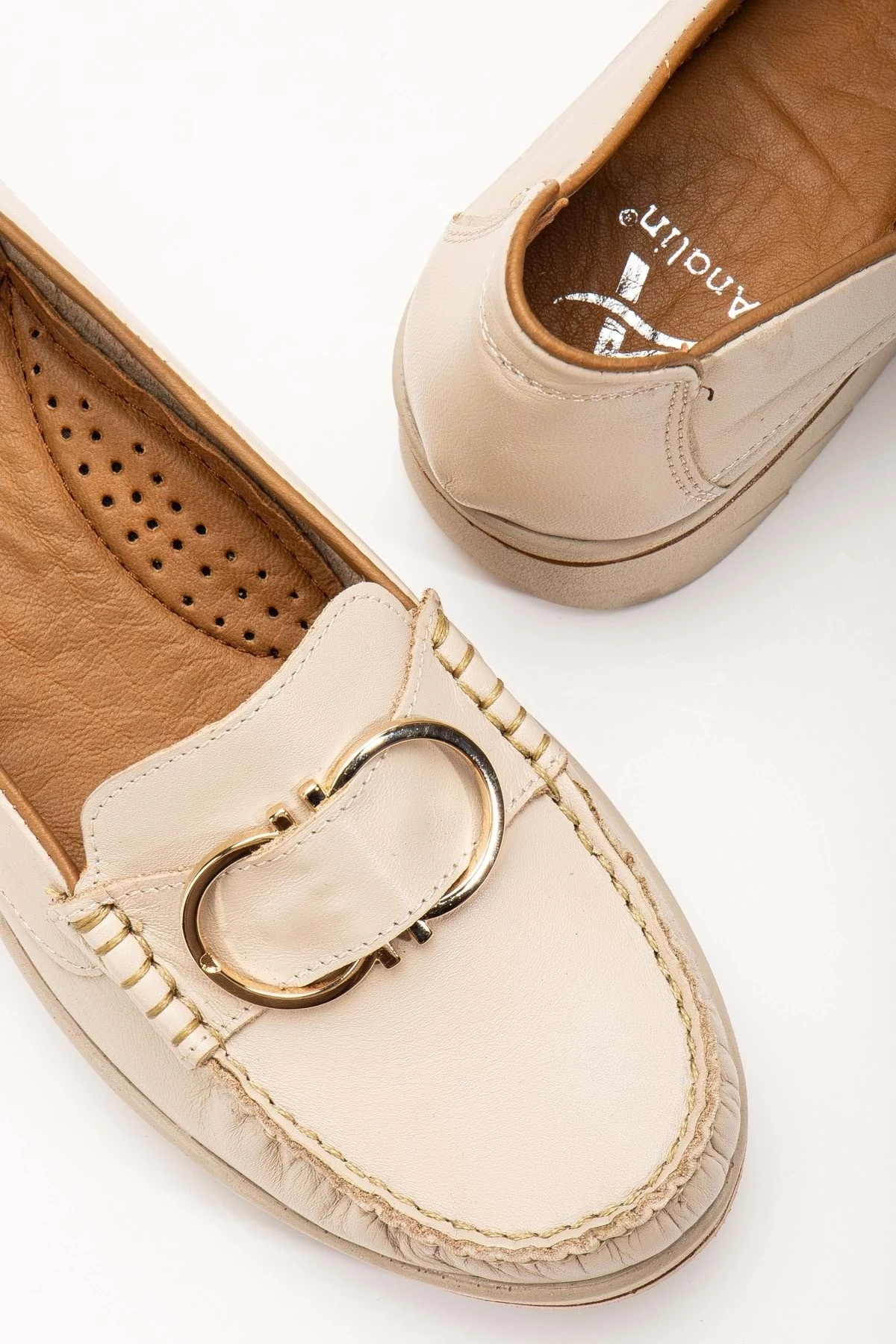 Kadın Hakiki Deri Toka Detaylı Dolgu Topuk Rahat Loafer Ayakkabı - Bej