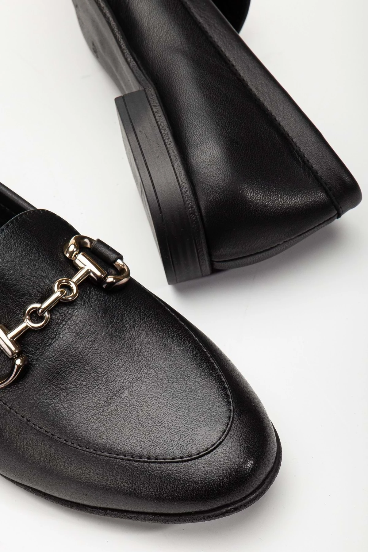 Kadın Hakiki Deri Tokalı Babet - SİYAH