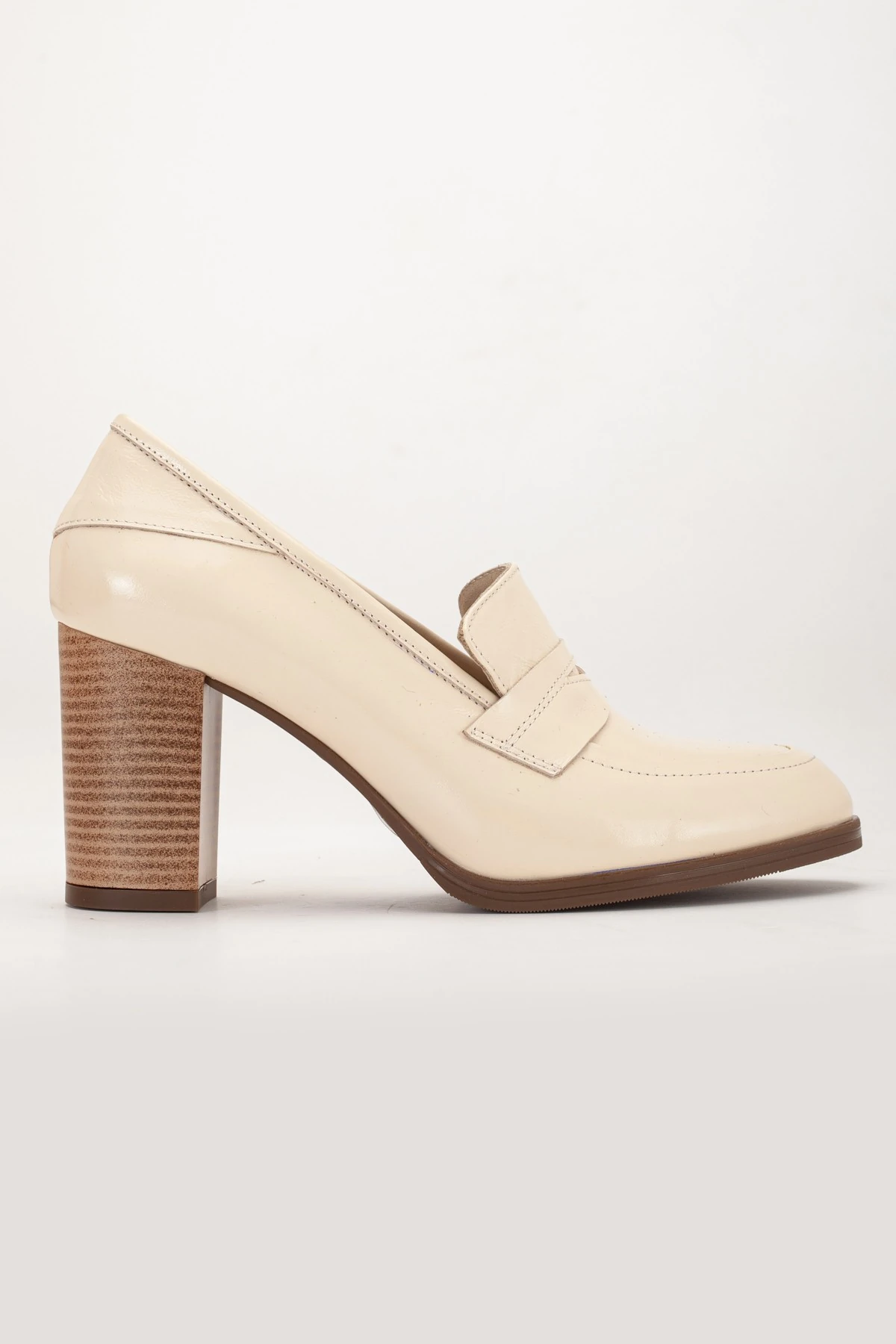 Kadın Hakiki Deri Saraçlı Klasik Topuklu Ayakkabı - Bej
