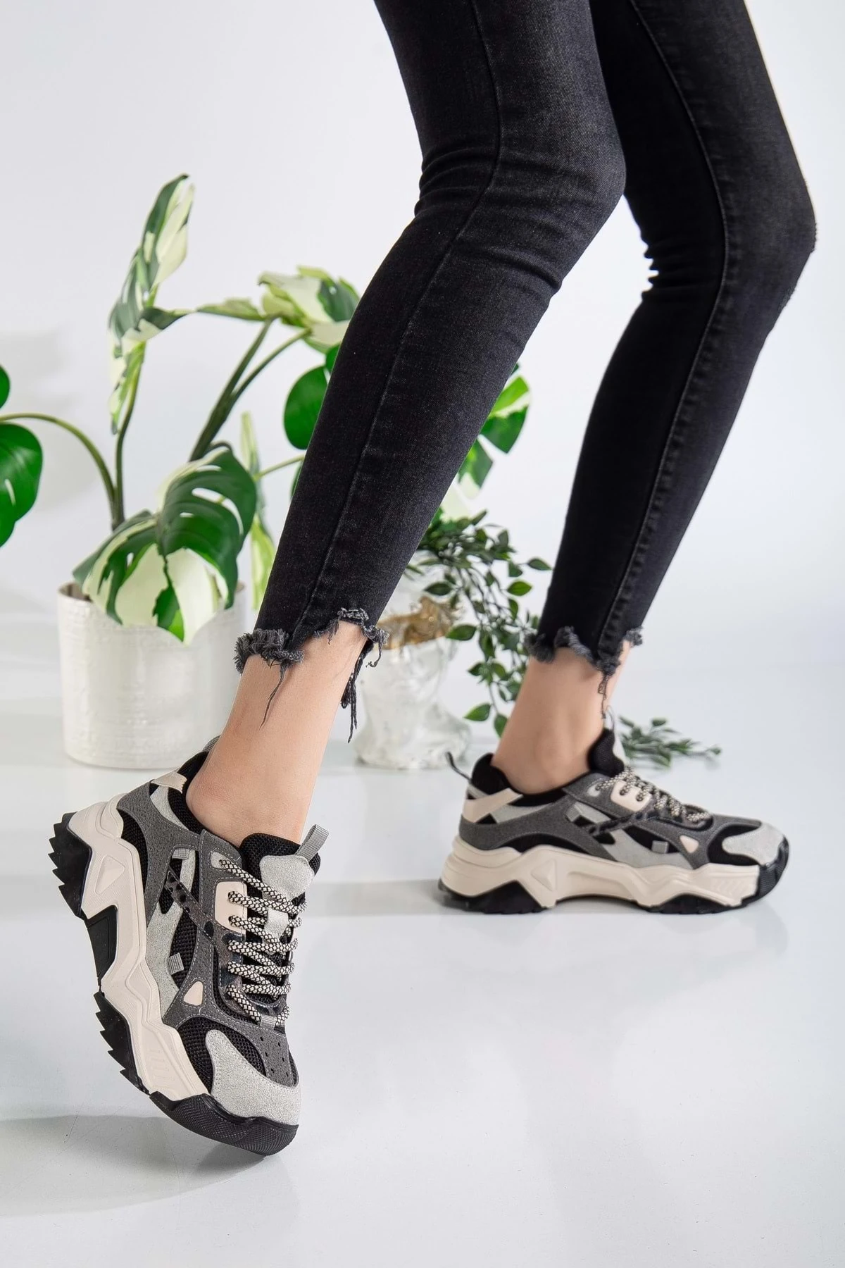 Kadın Yüksek Taban Sneaker Bağcıklı Spor Ayakkabı - Buz-Siyah