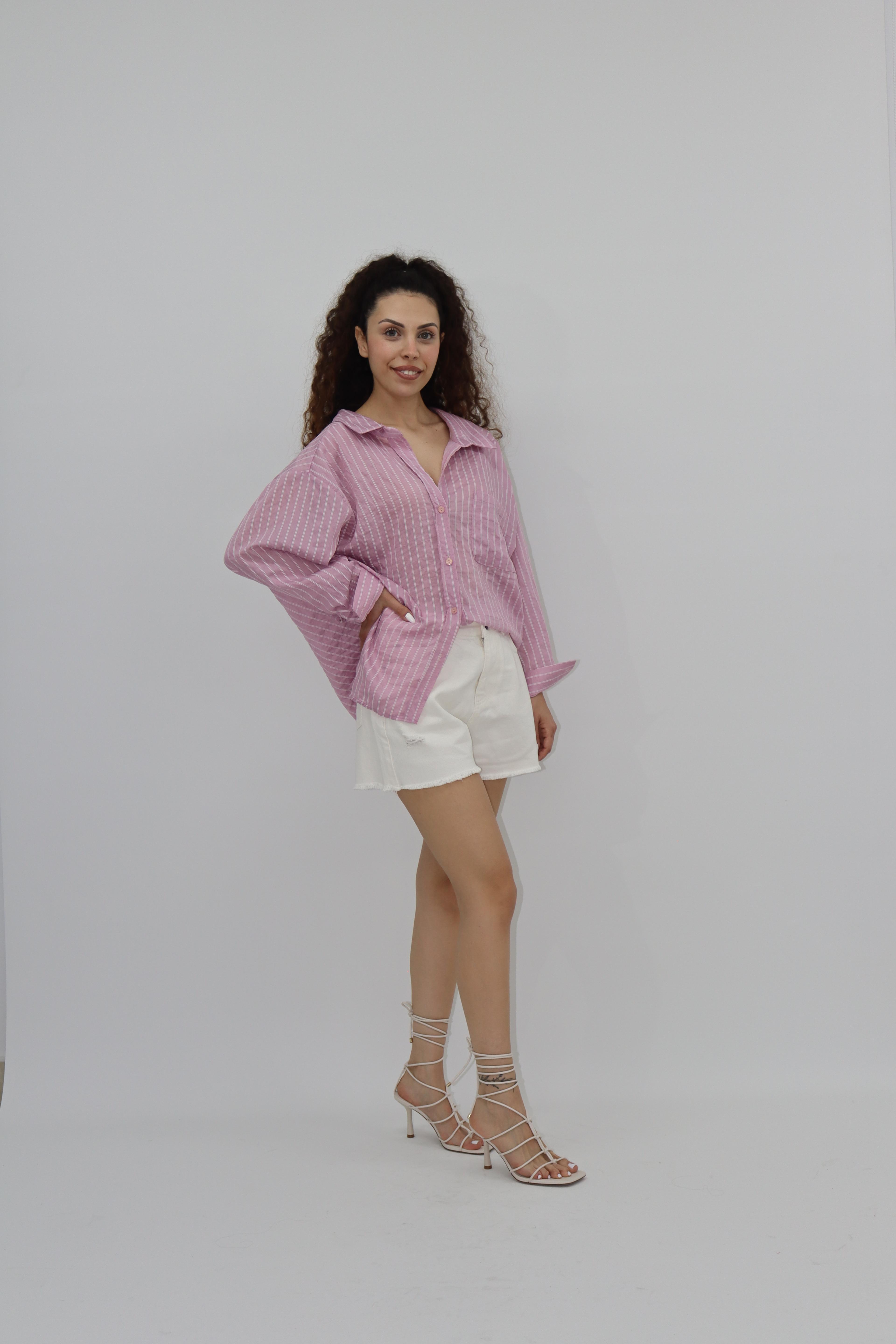 Pembe çizgili salaş gömlek