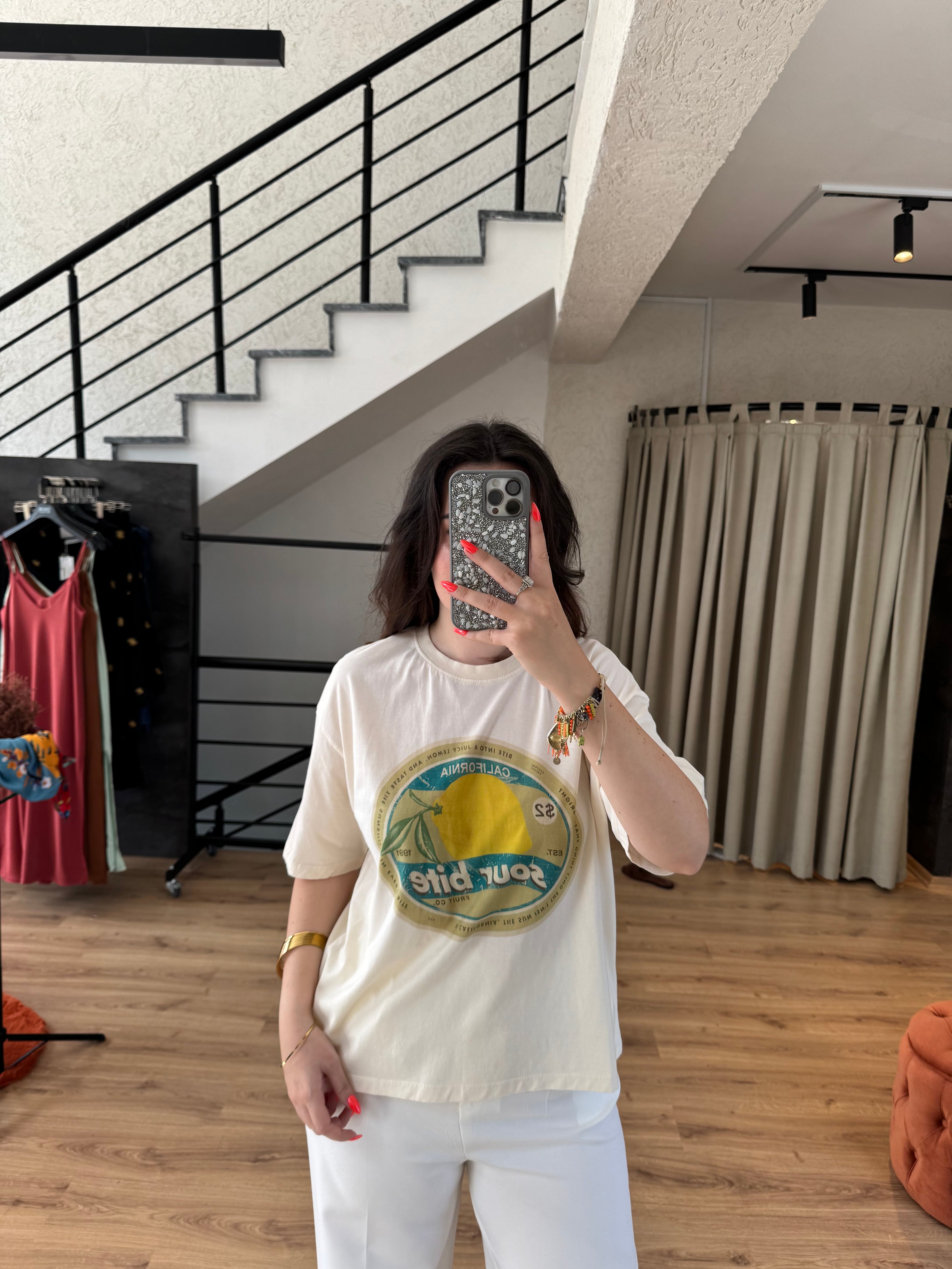 Sour bite yazılı tshirt