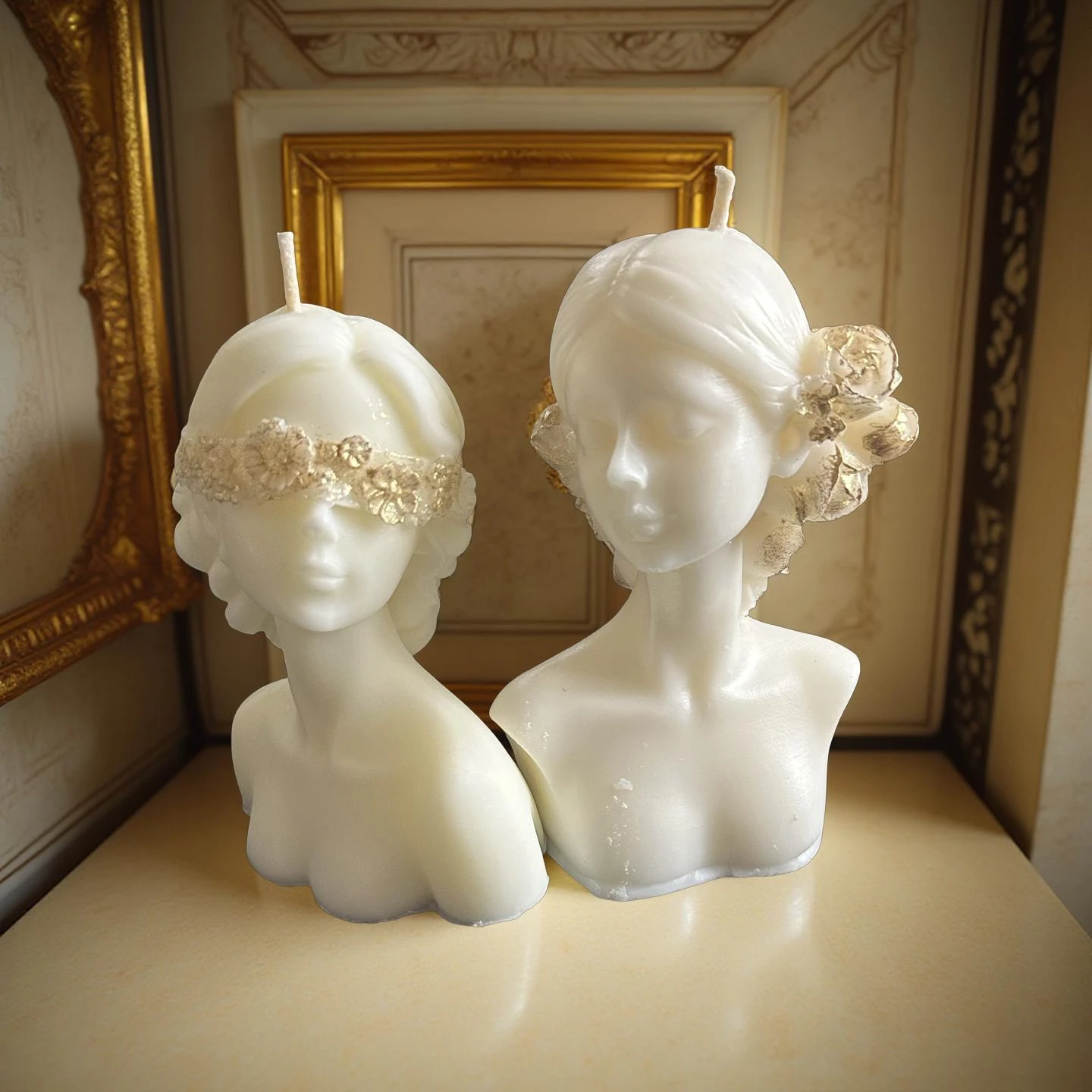 Altın Çiçek Detaylı İkili Büst Mum Seti