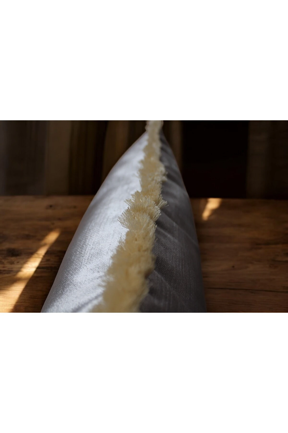 Mof Home Collection Dokuma Kadife Saçaklı Kırlent Kılıfı