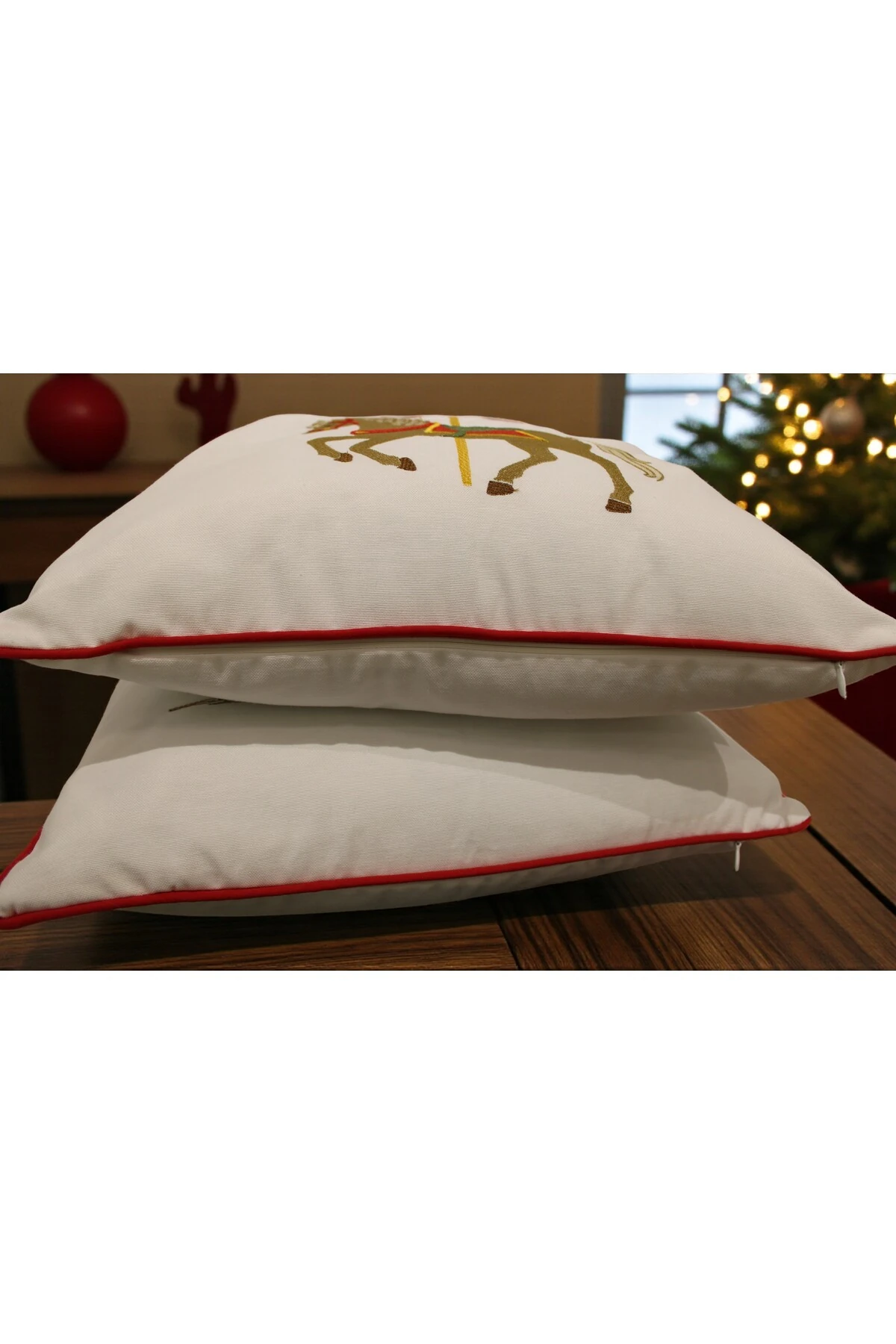 Mof Collection Geyik Desen Nakışlı Biyeli Kırlent Kılıfı