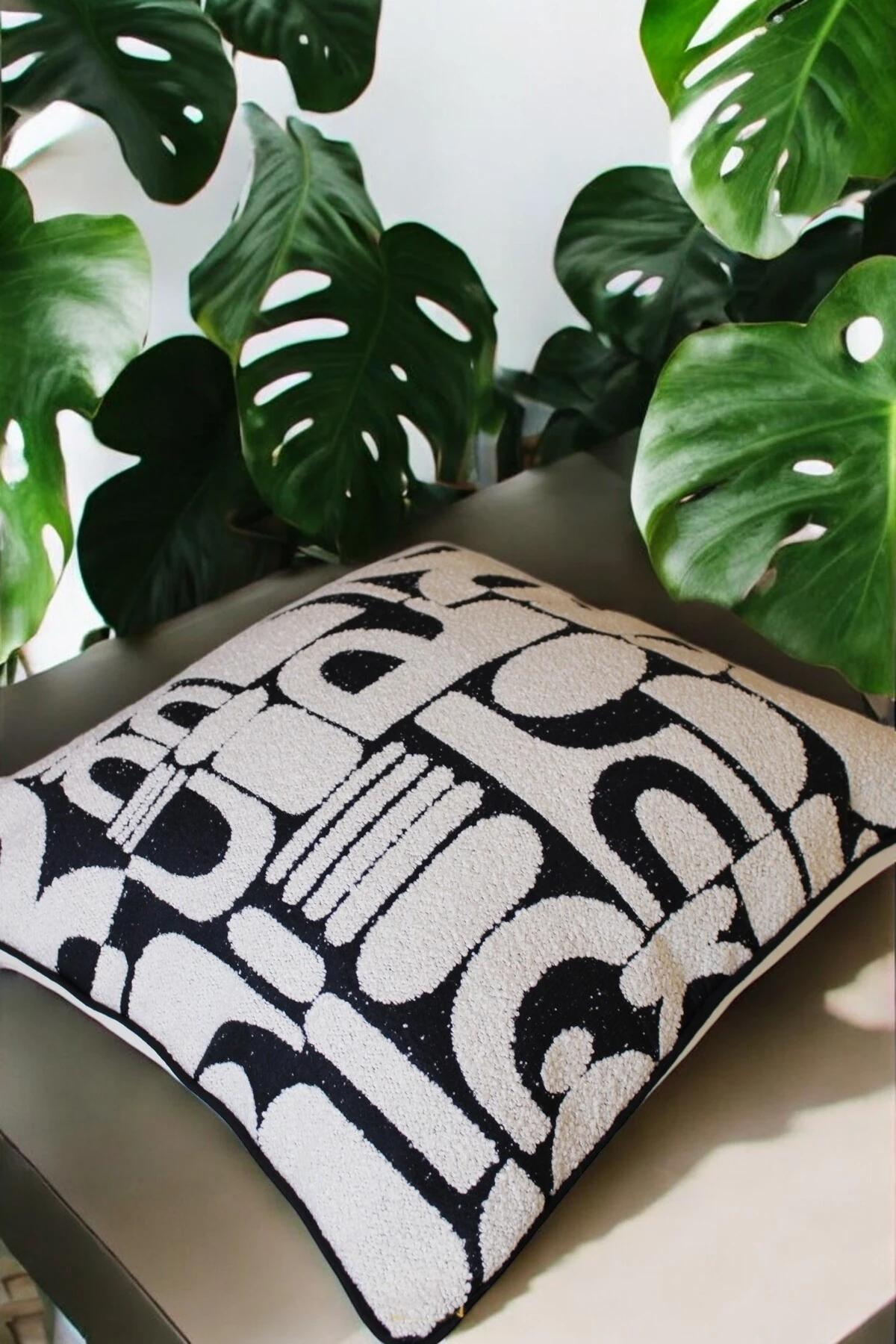 Mof Collection Modern Geometrik Desenli Jakar Dokuma Kırlent Kılıfı