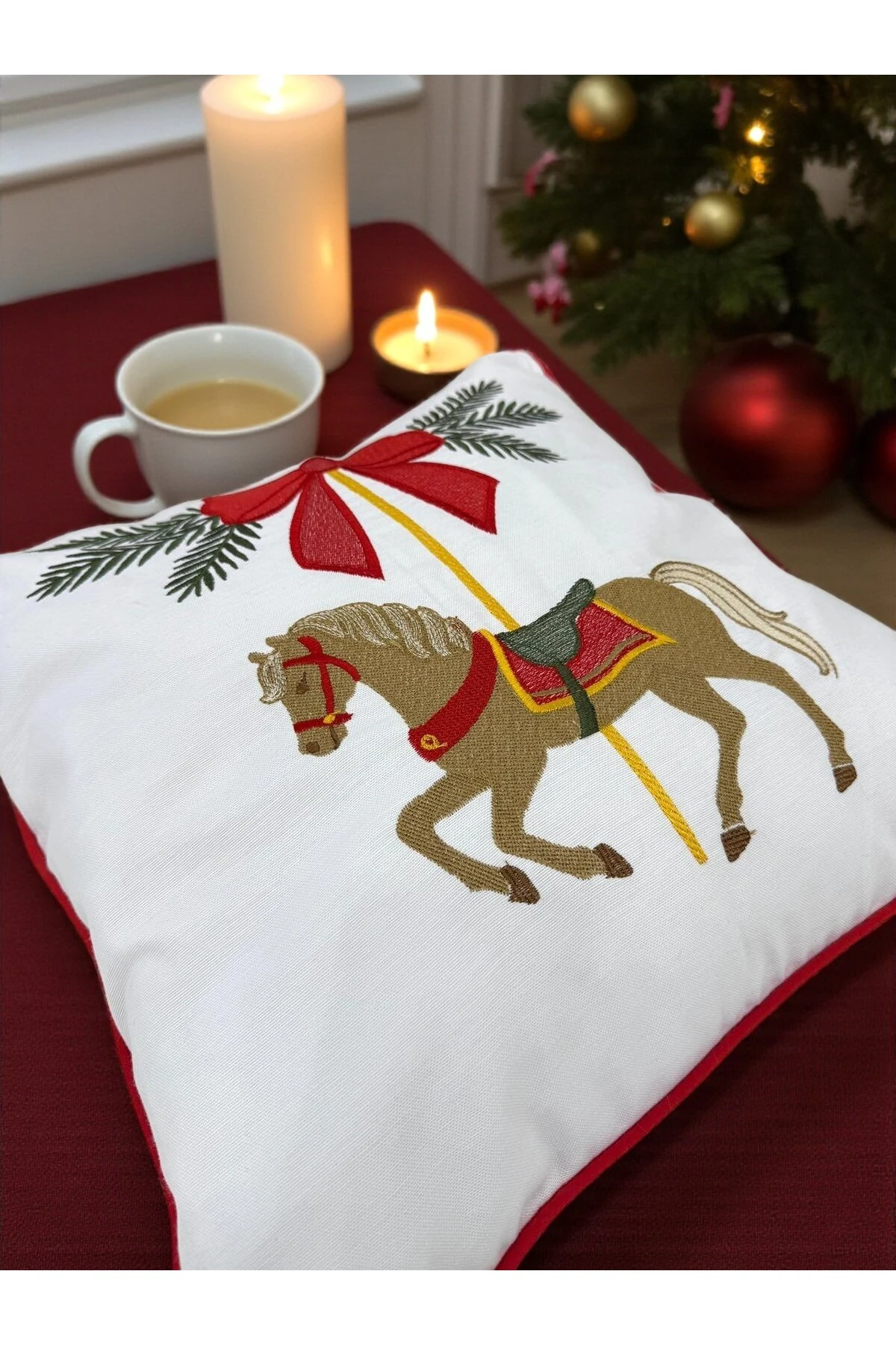 Mof Collection Nakışlı Biyeli At Desenli Kırlent Kılıfı