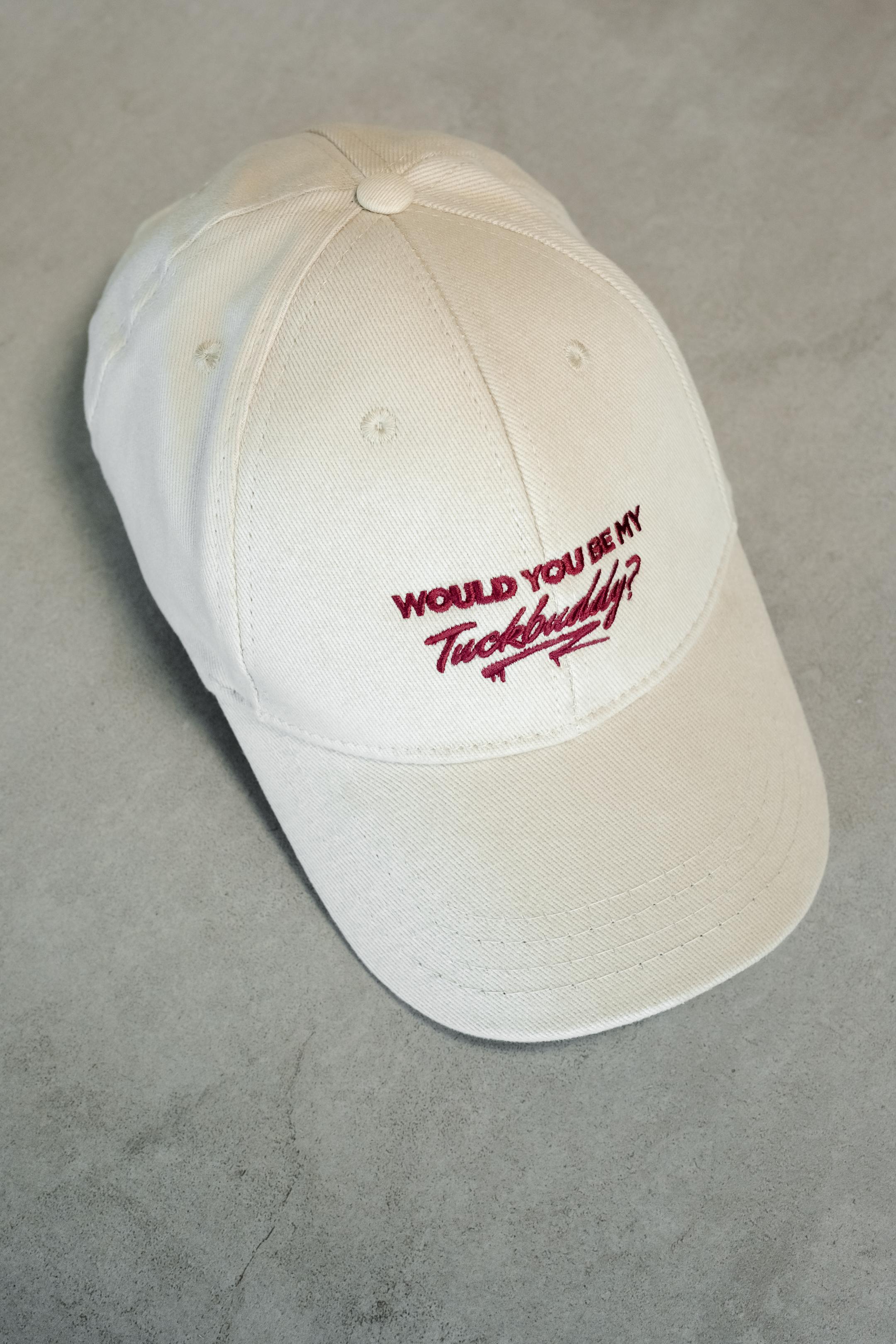 Would You Be My Tuckbuddy Şapka Unisex (Krem)