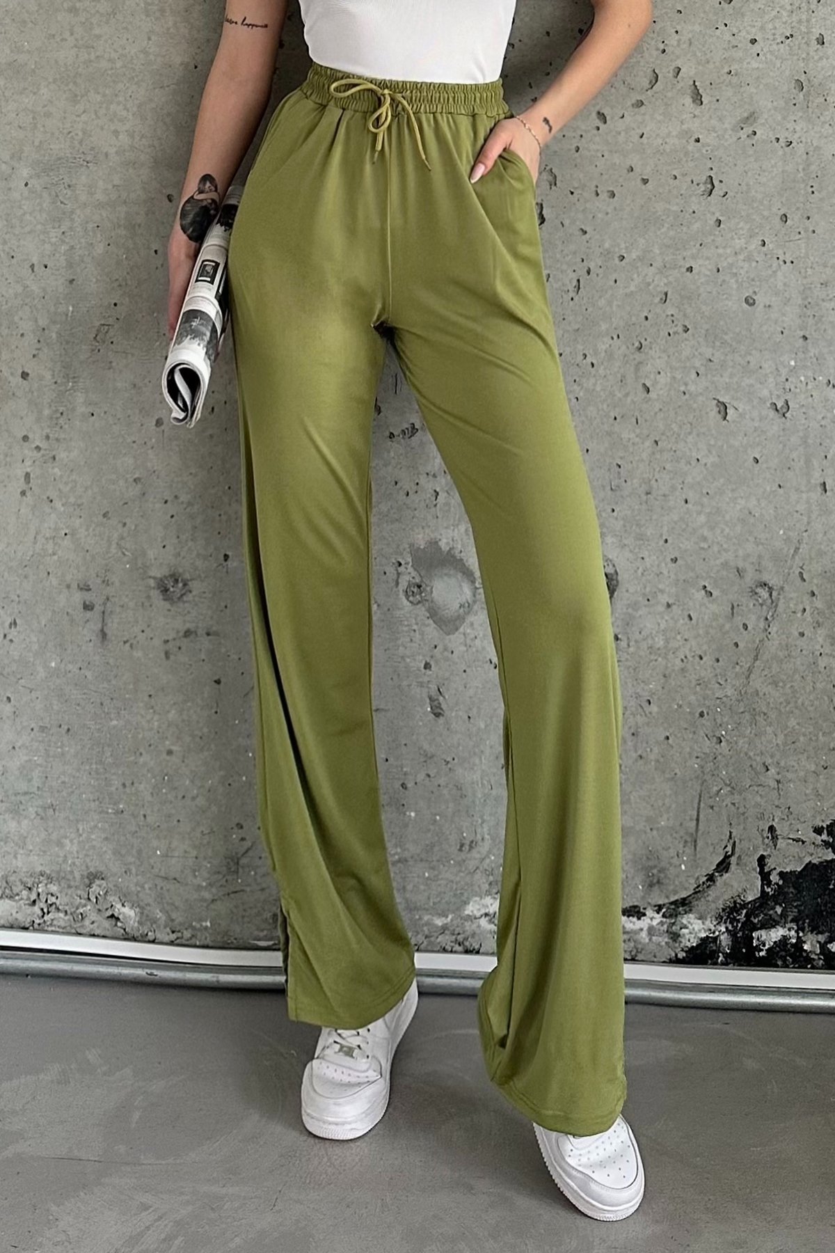 Black Slit Detail High-Waisted Leggings - Pistachio Green