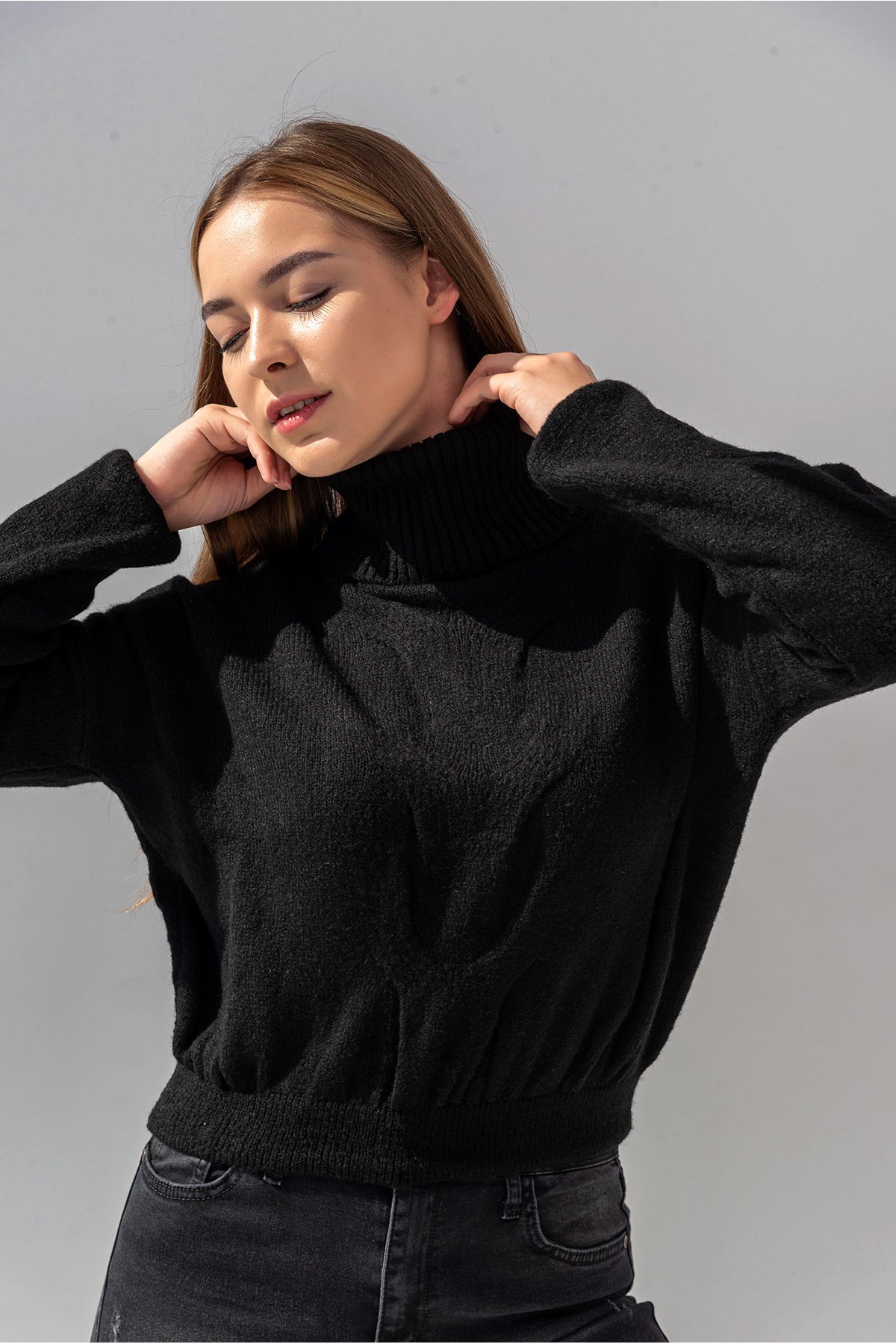 Ecru Turtleneck Knitwear Sweater - Black