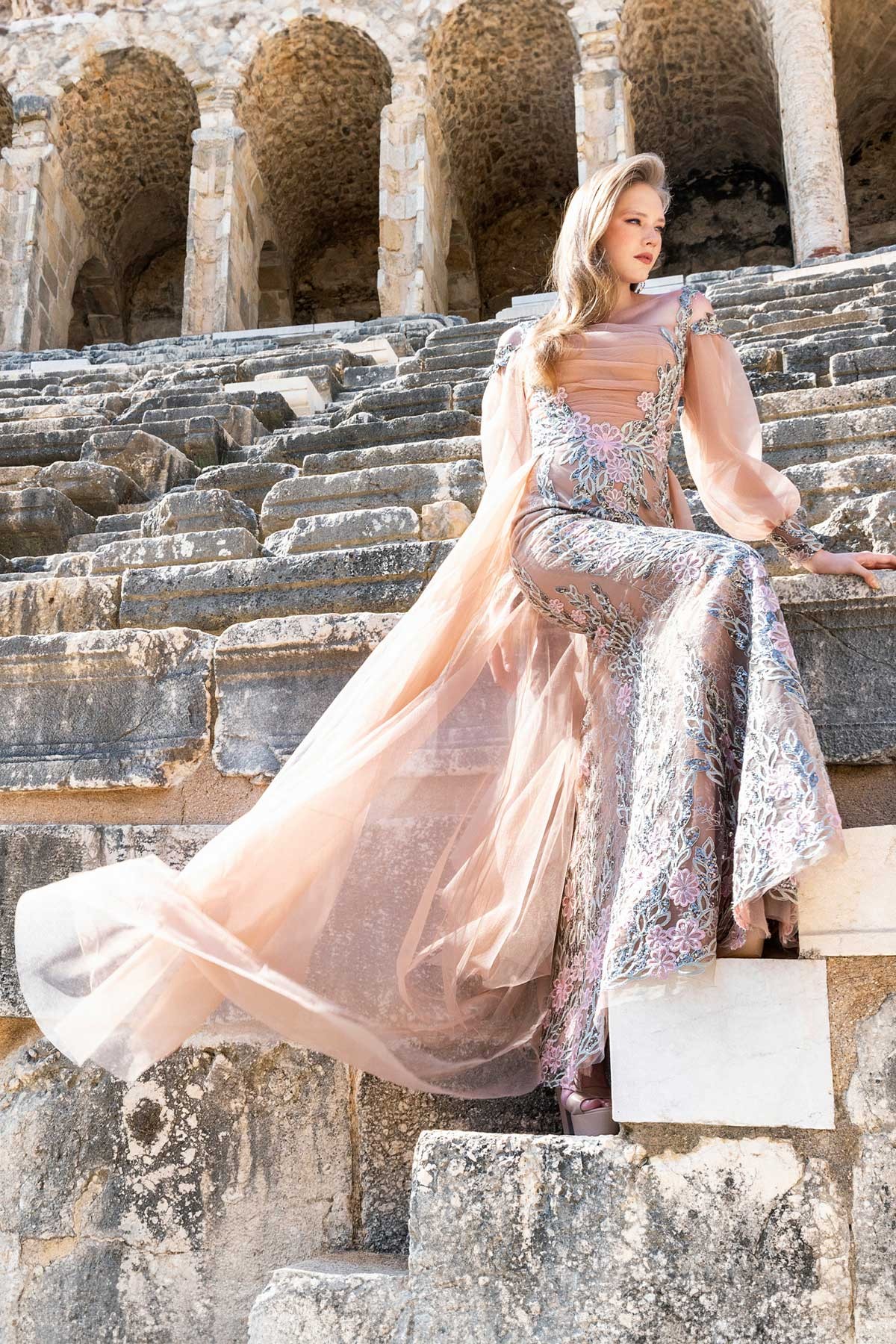 Uzun Kollu Balık Model Tasarım Abiye