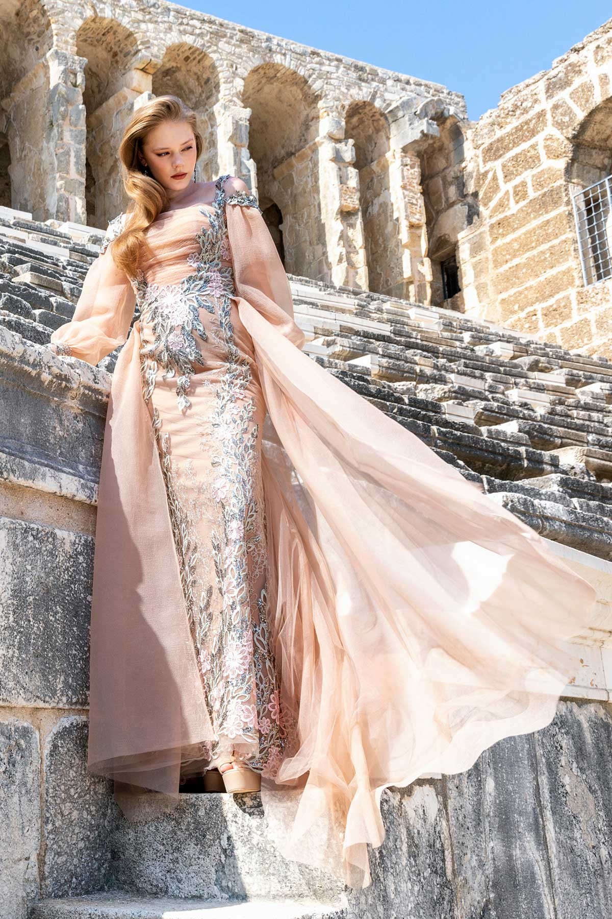 Uzun Kollu Balık Model Tasarım Abiye