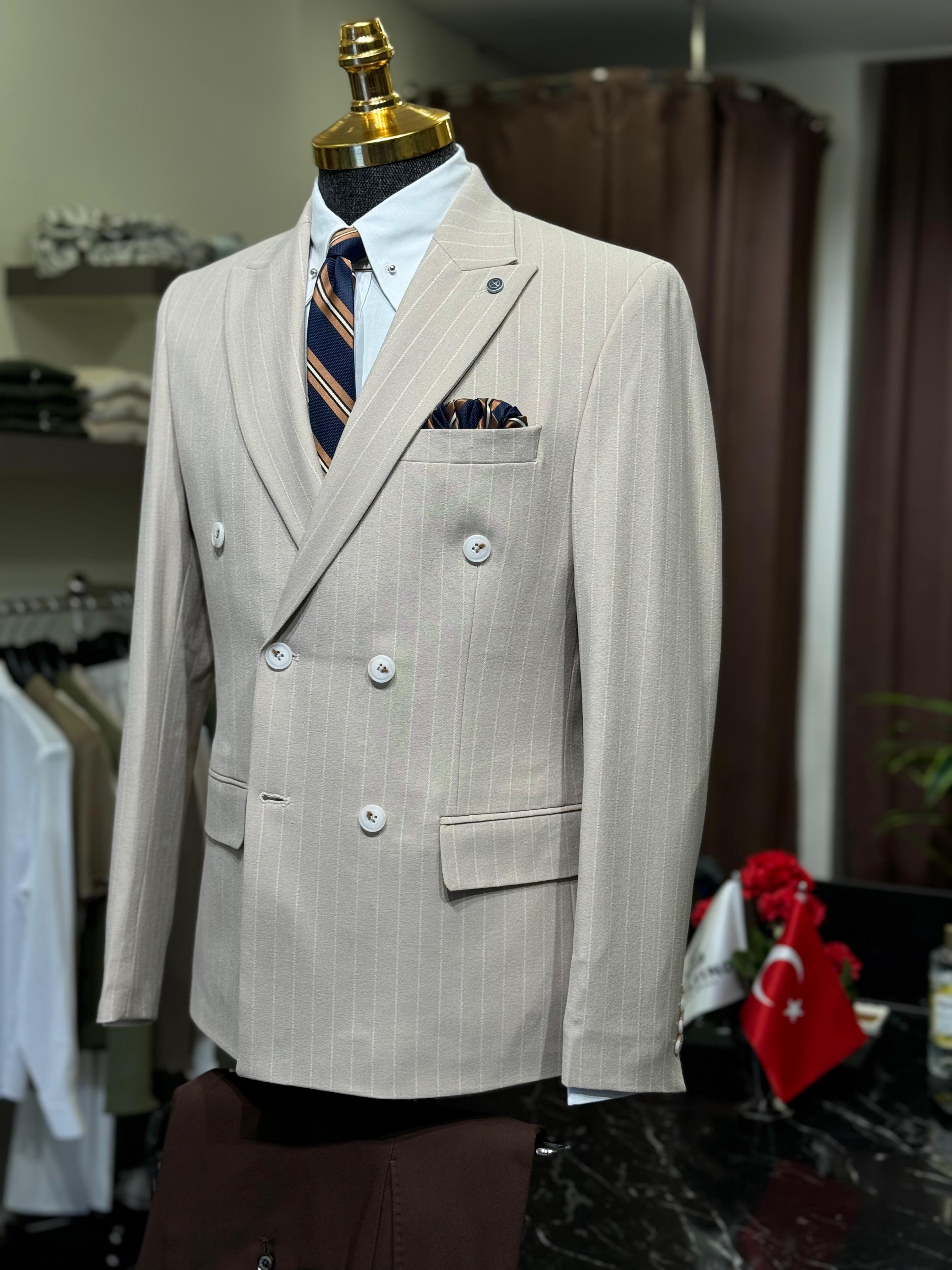 Slim Fit Çizgili İtalyan Kesim Kruvaze Takım Elbise  - Bej
