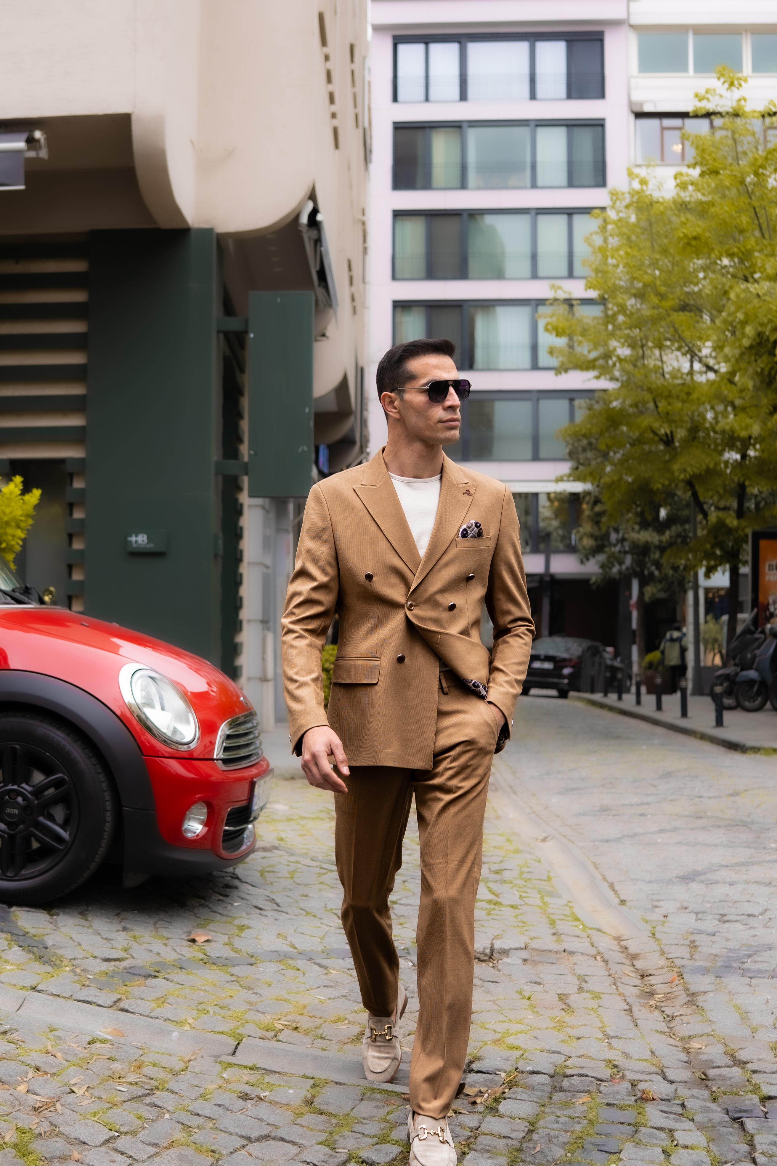 Camel Sivri Yaka Slim Fit  Kruvaze Takım Elbise 