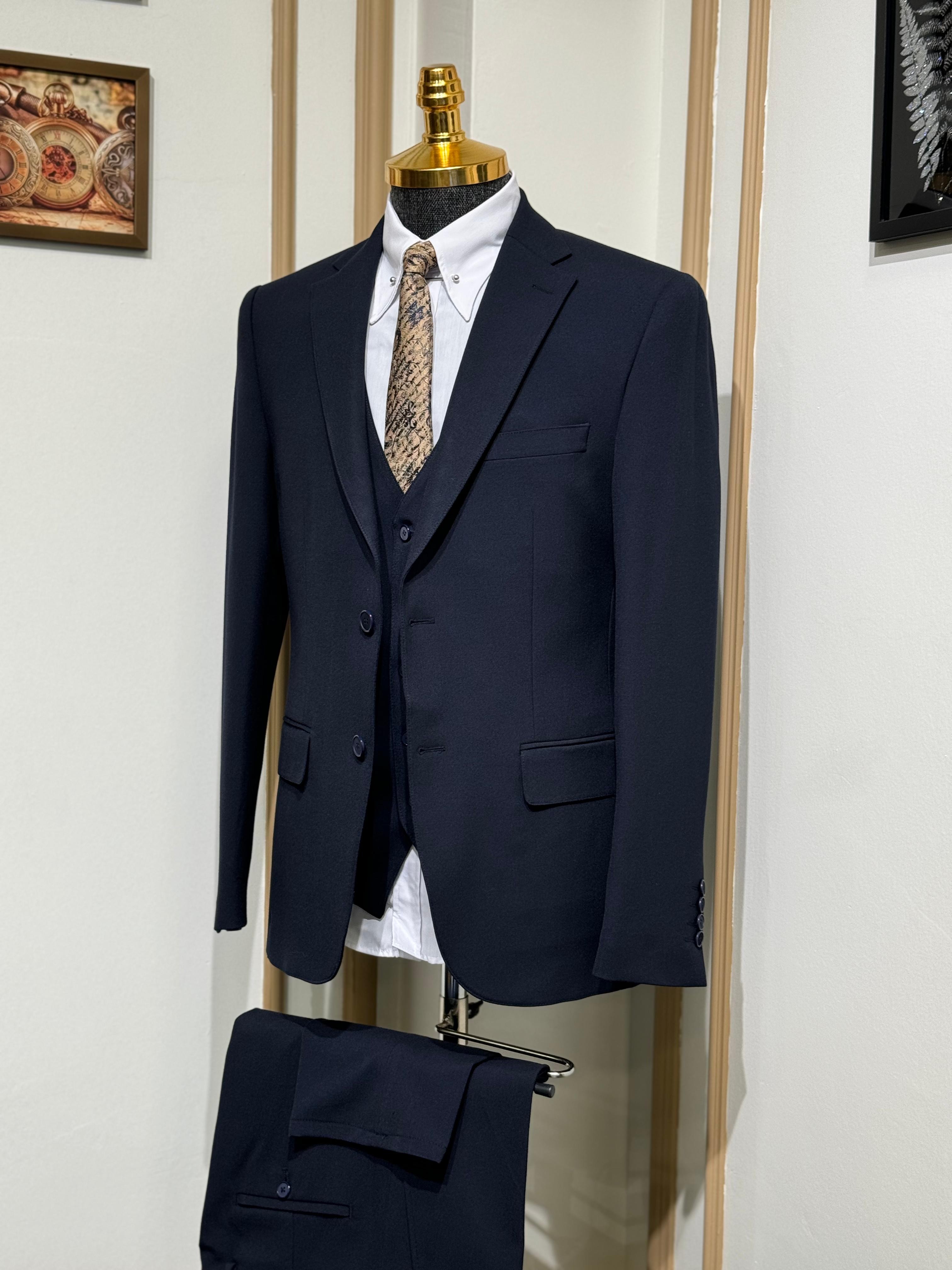 Klasik Slim Fit Yelekli Takım Elbise