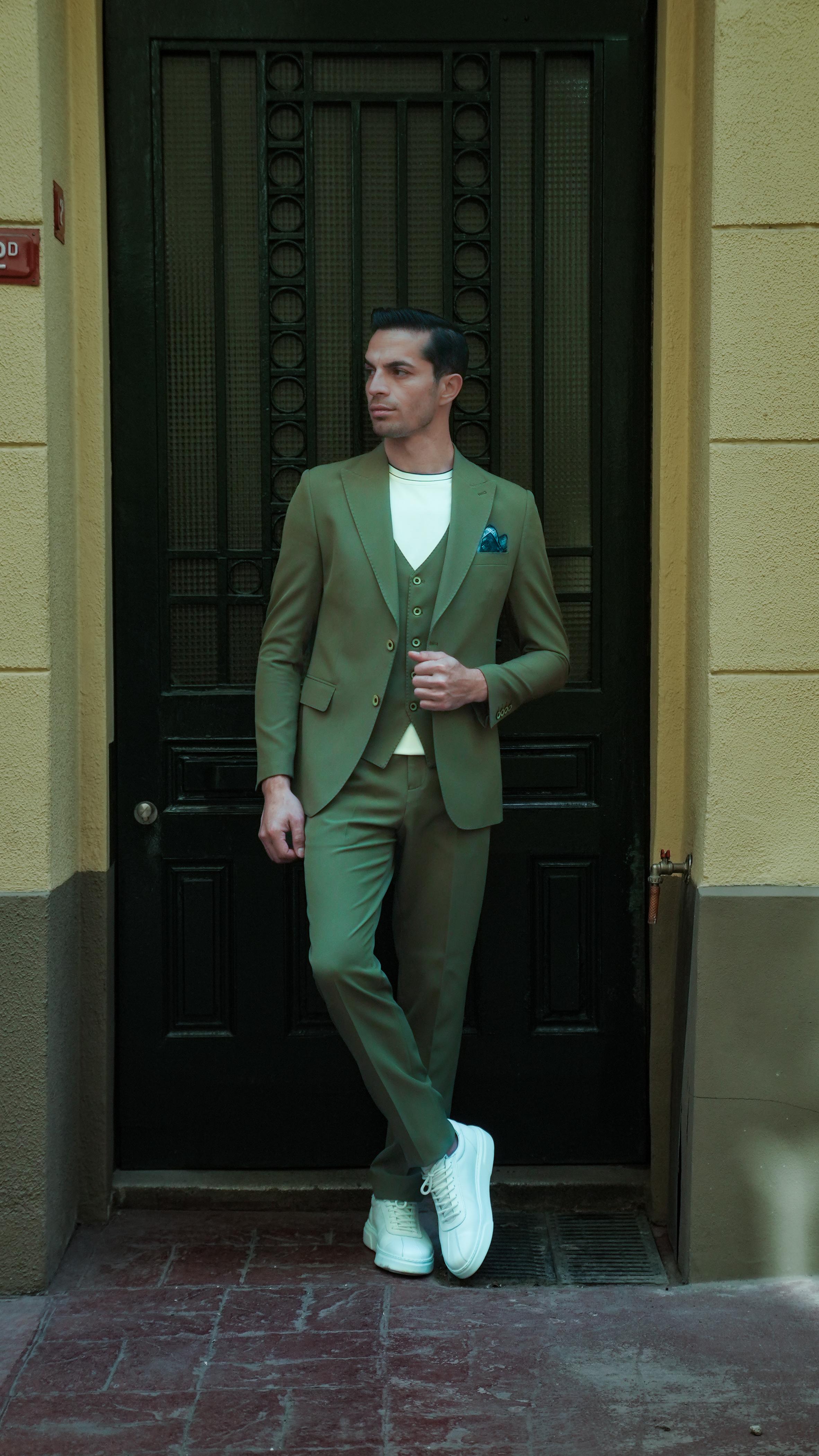 Düz Slim Fit Geniş Yaka Takım Elbise 
