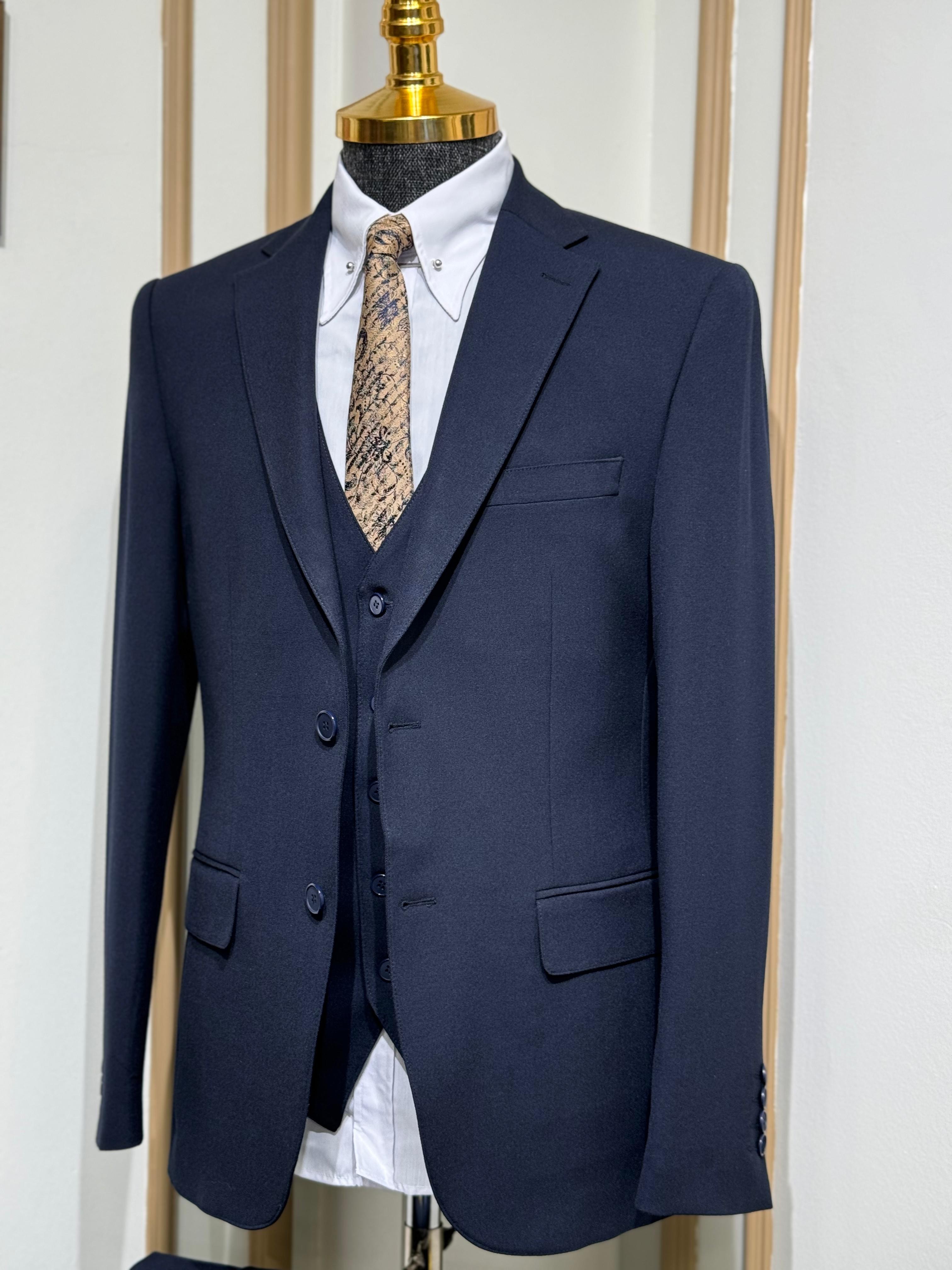 Klasik Slim Fit Yelekli Takım Elbise