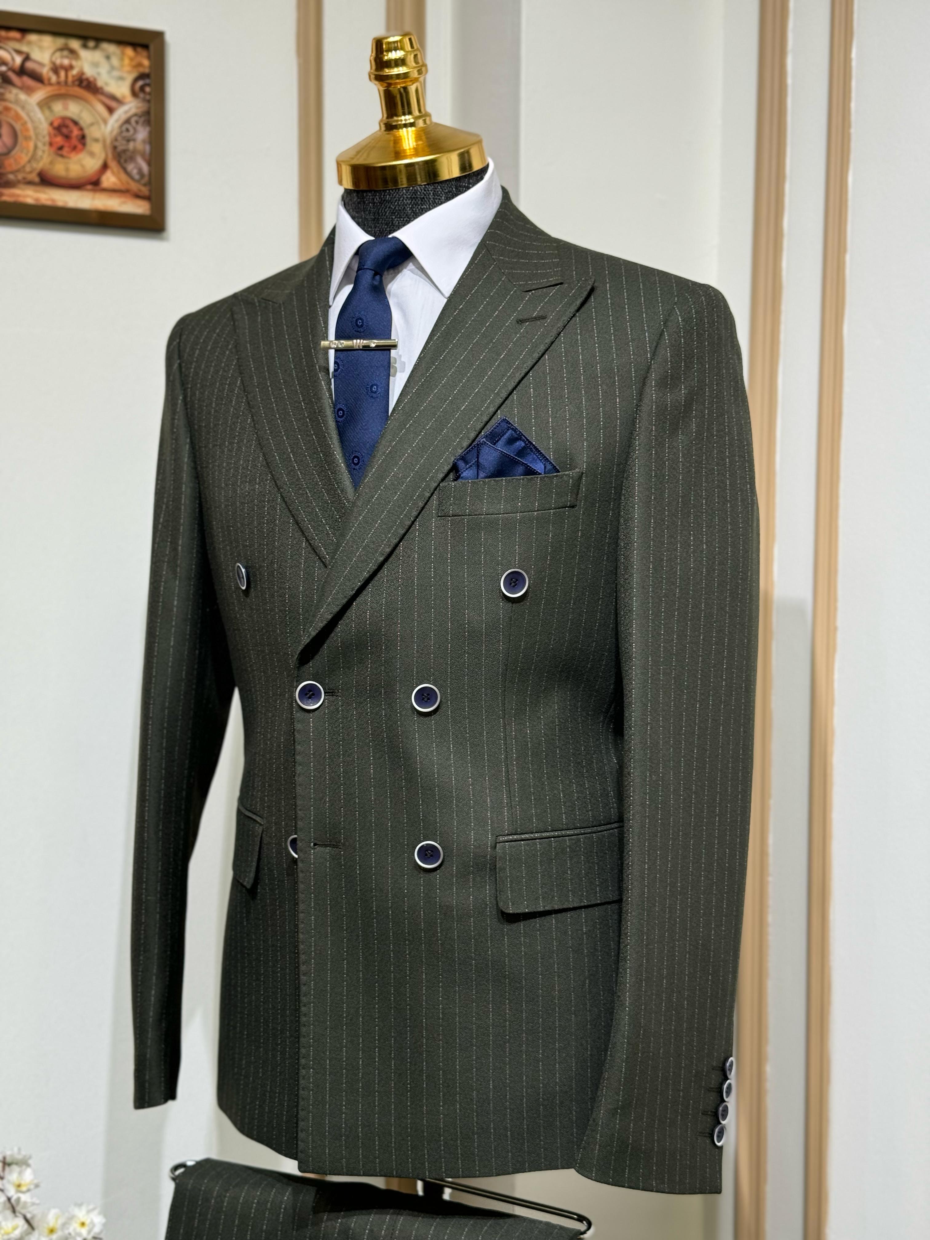 Slim Fit Sivri Yaka Kruvaze Takım Elbise