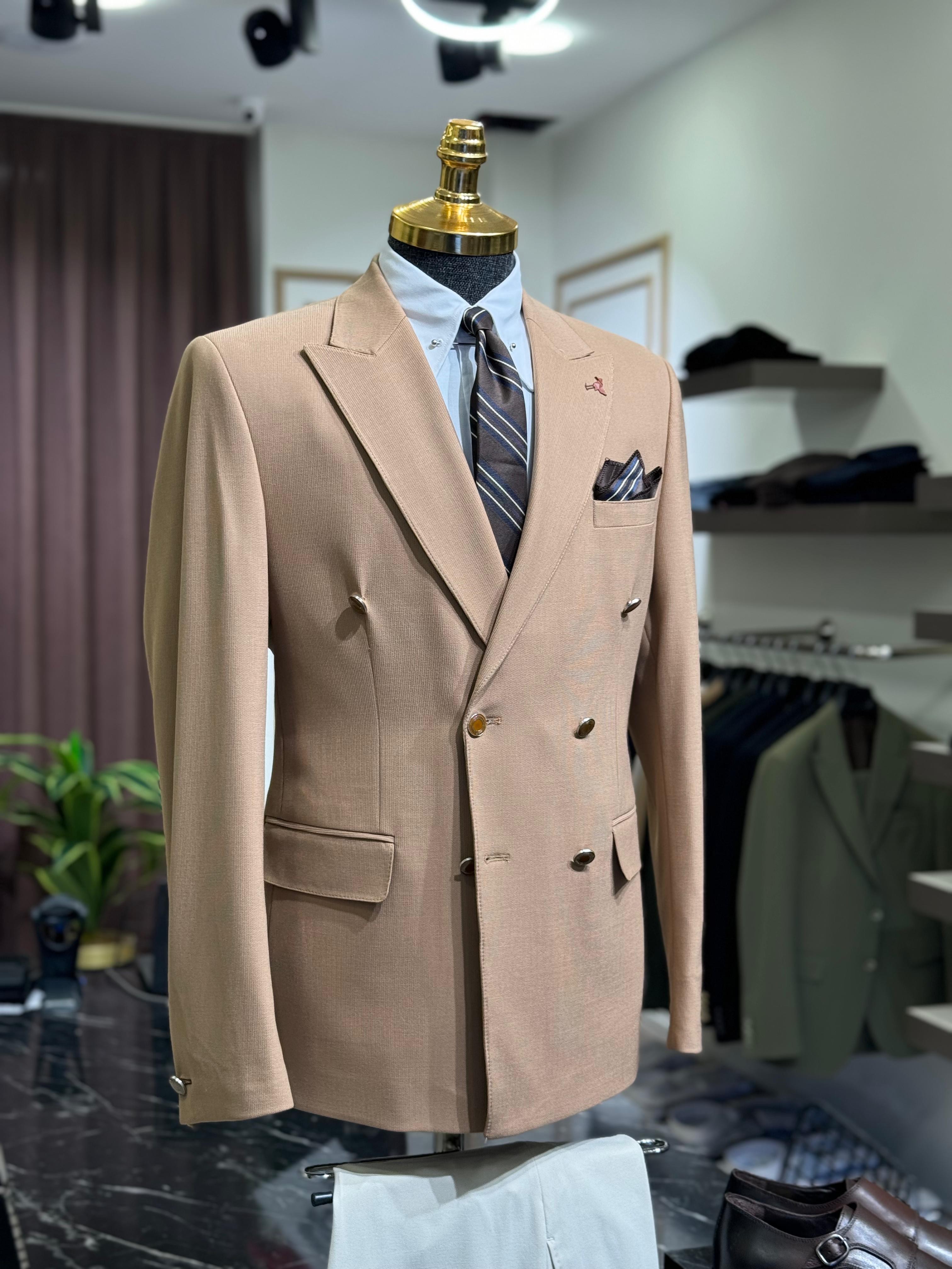 Slim Fit Sivri Yaka Kruvaze Takım Elbise 