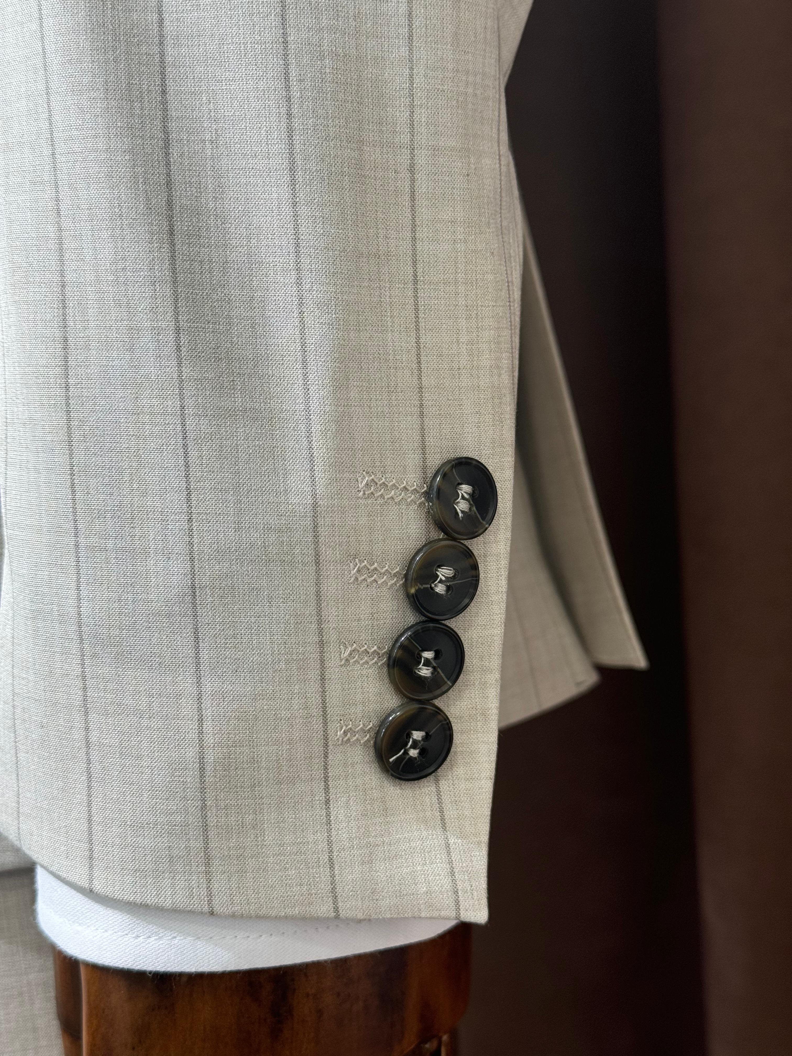 Slim Fit Geniş Yaka Çizgili Kruvaze Takım Elbise  - Bej