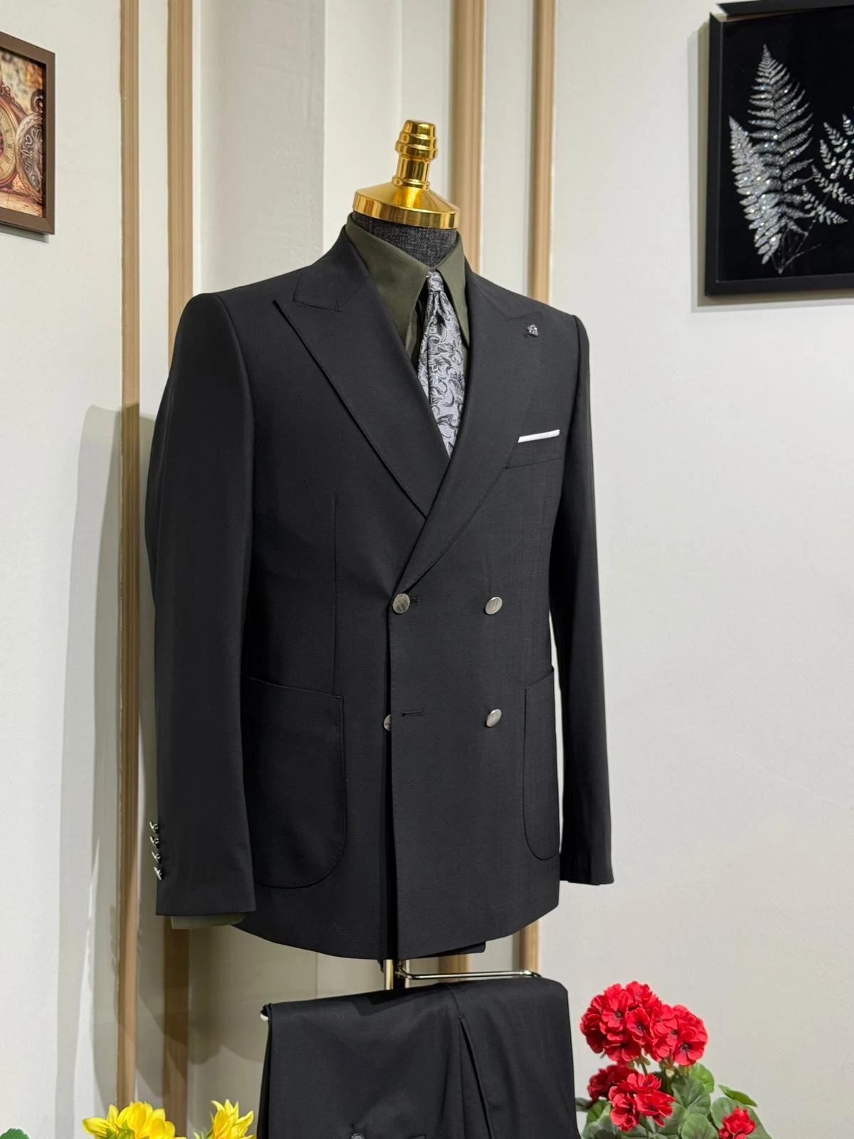 Slim Fit Sivri Yaka Yün Kruvaze Takım Elbise 