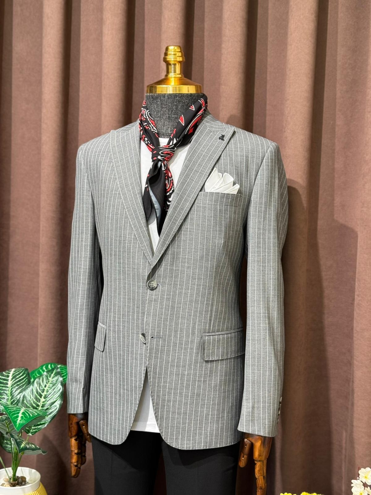 Çizgili Slim Fit Geniş Yaka Kruvaze Takım Elbise 