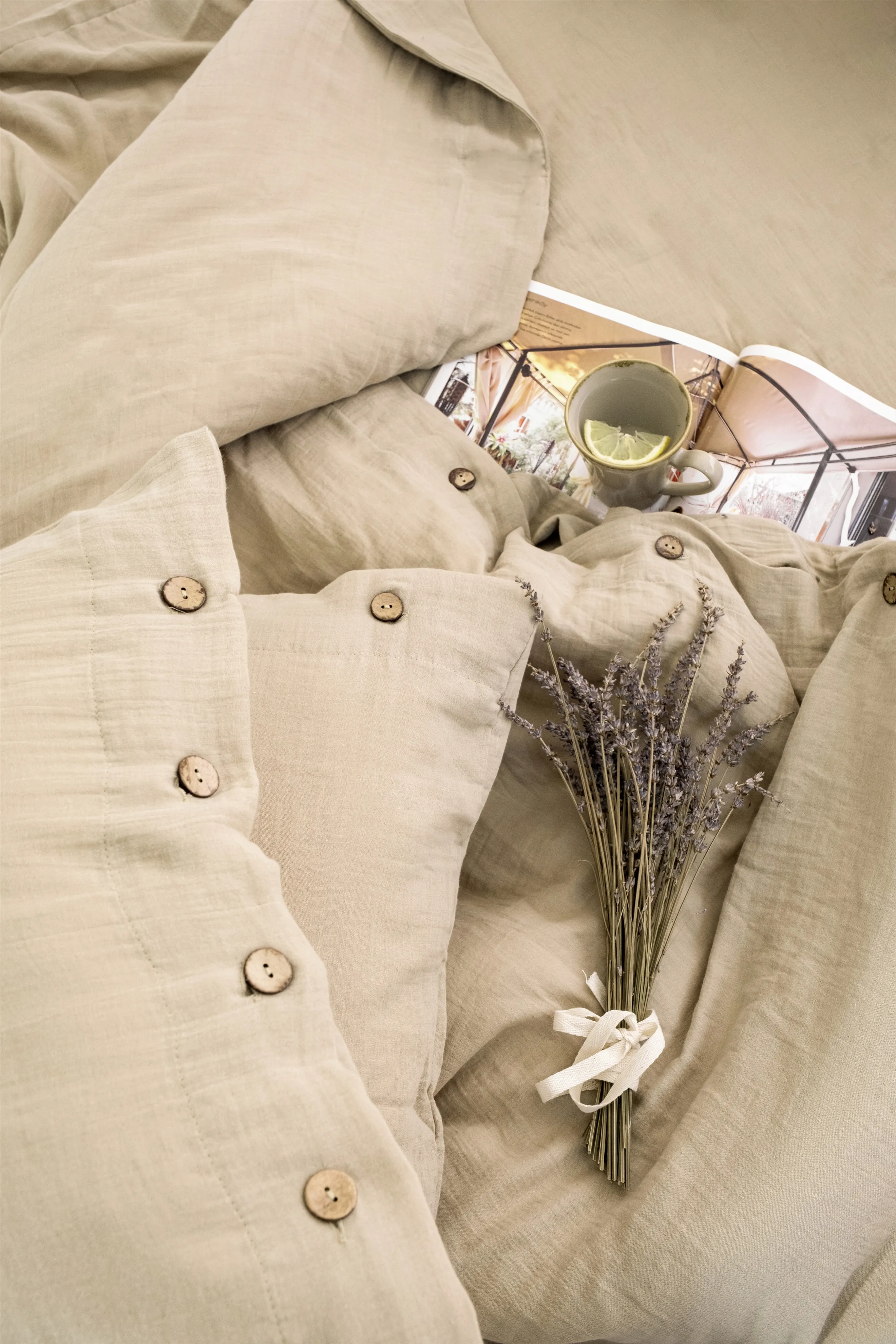 Vetro Müslin Nevresim Takımı – Düğmeli Tasarımlı, %100 Pamuk Müslin Kumaş, Doğal Dokusu ile Nefes Alan 6 Parça Yatak Odası Seti