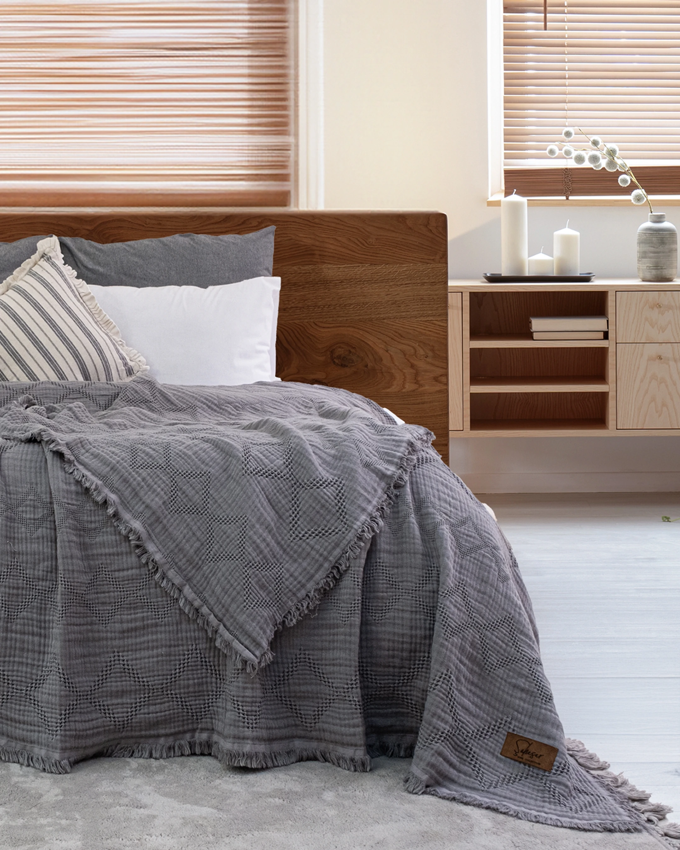 Oscar Müslin Yatak Örtüsü – %100 Pamuk, Jakarlı Dokuma, Püsküllü Boho Yatak Örtüsü, Nefes Alan Müslin Battaniye (240x260 cm)