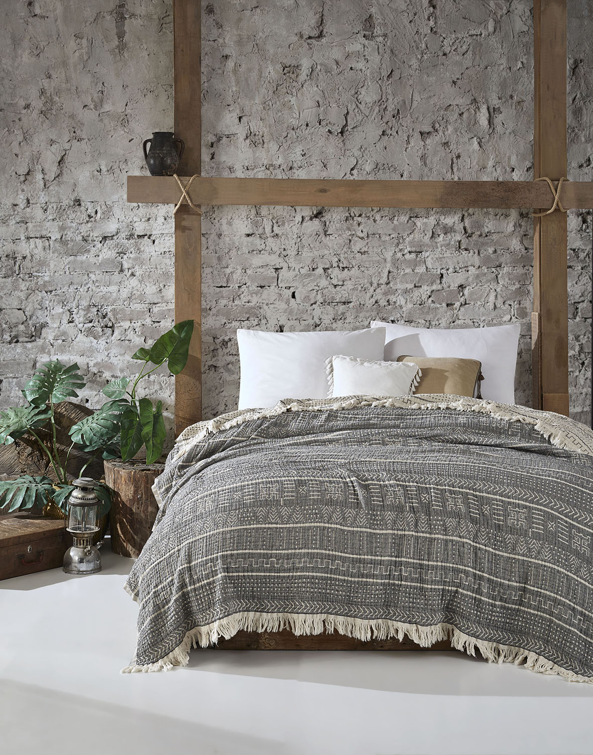 Etno Müslin Yatak Örtüsü – %100 Pamuk, Etnik Desenli, Püsküllü Boho Tarz Müslin Battaniye, Nefes Alan Jakarlı Yatak Örtüsü (240x260 cm)