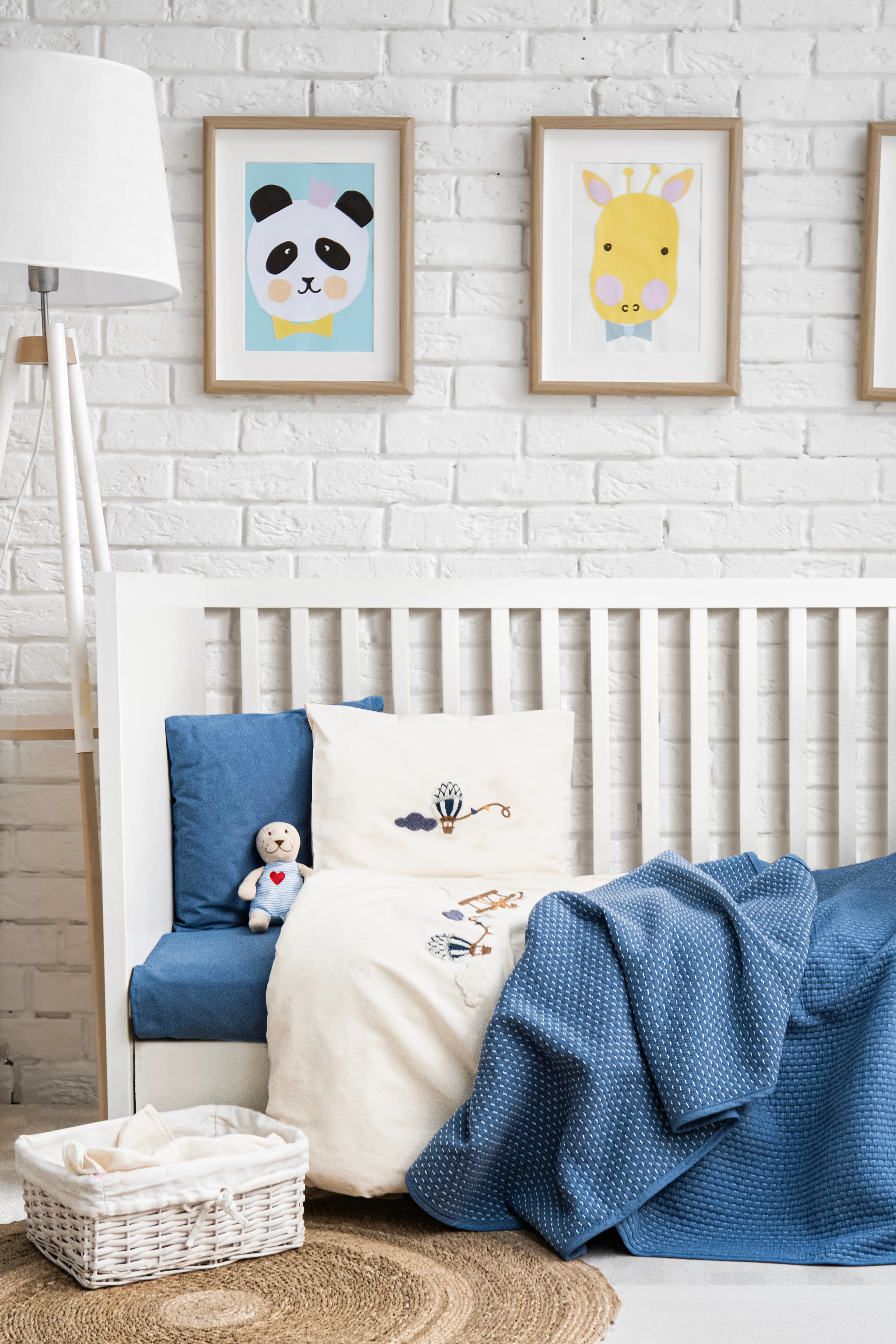 Sea Soul Nakışlı Bebek Nevresim Seti – %100 Pamuk, Mavi Tonlarda Deniz Temalı Nakışlar, Yumuşak Dokulu Pamuk Örtü Seti