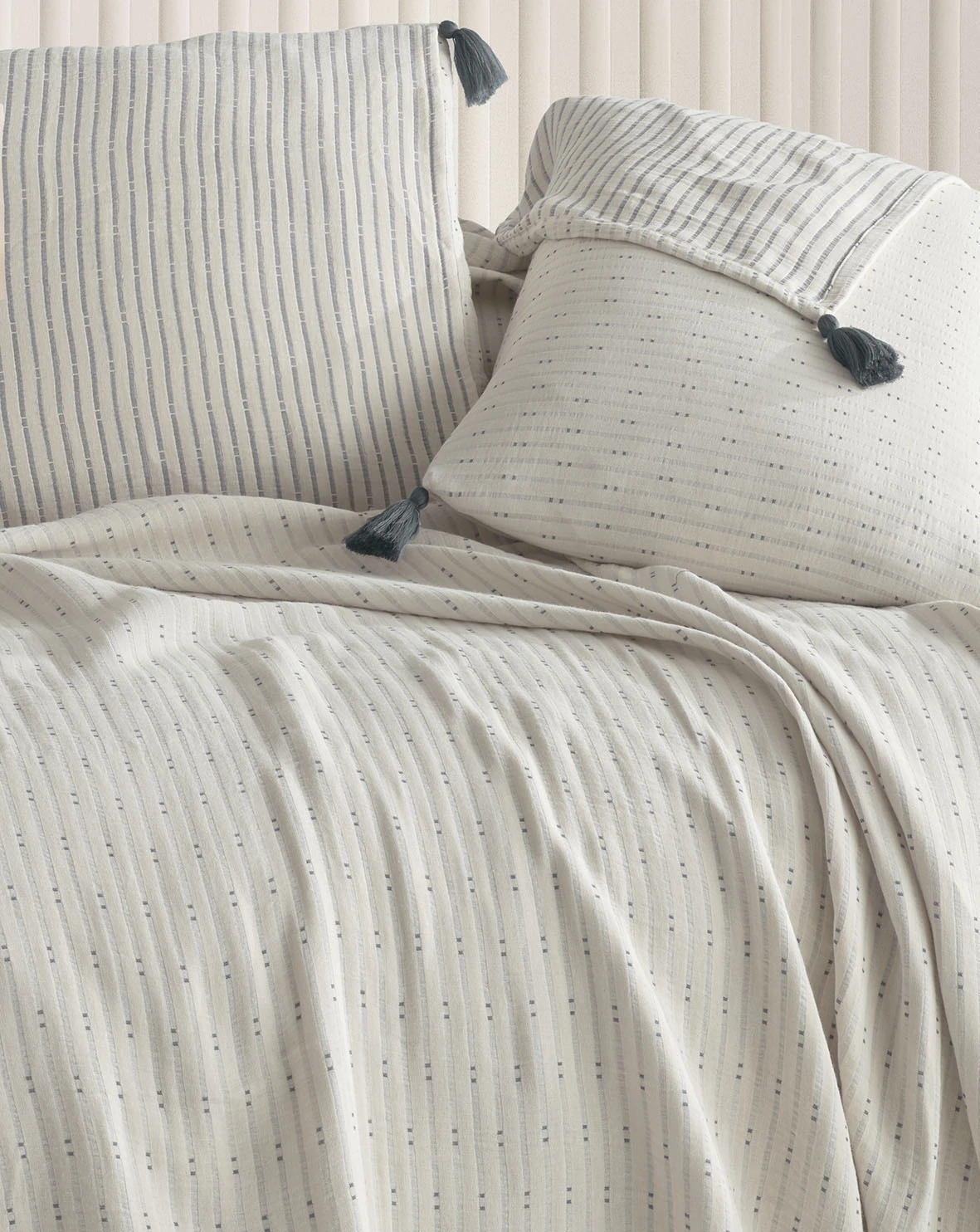 Hermes Jakarlı Müslin Yatak Örtüsü Seti – Püskül Detaylı, Desenli %100 Pamuk Jakarlı Müslin Kumaş, Modern Boho 3 Parça Yatak Odası Takımı