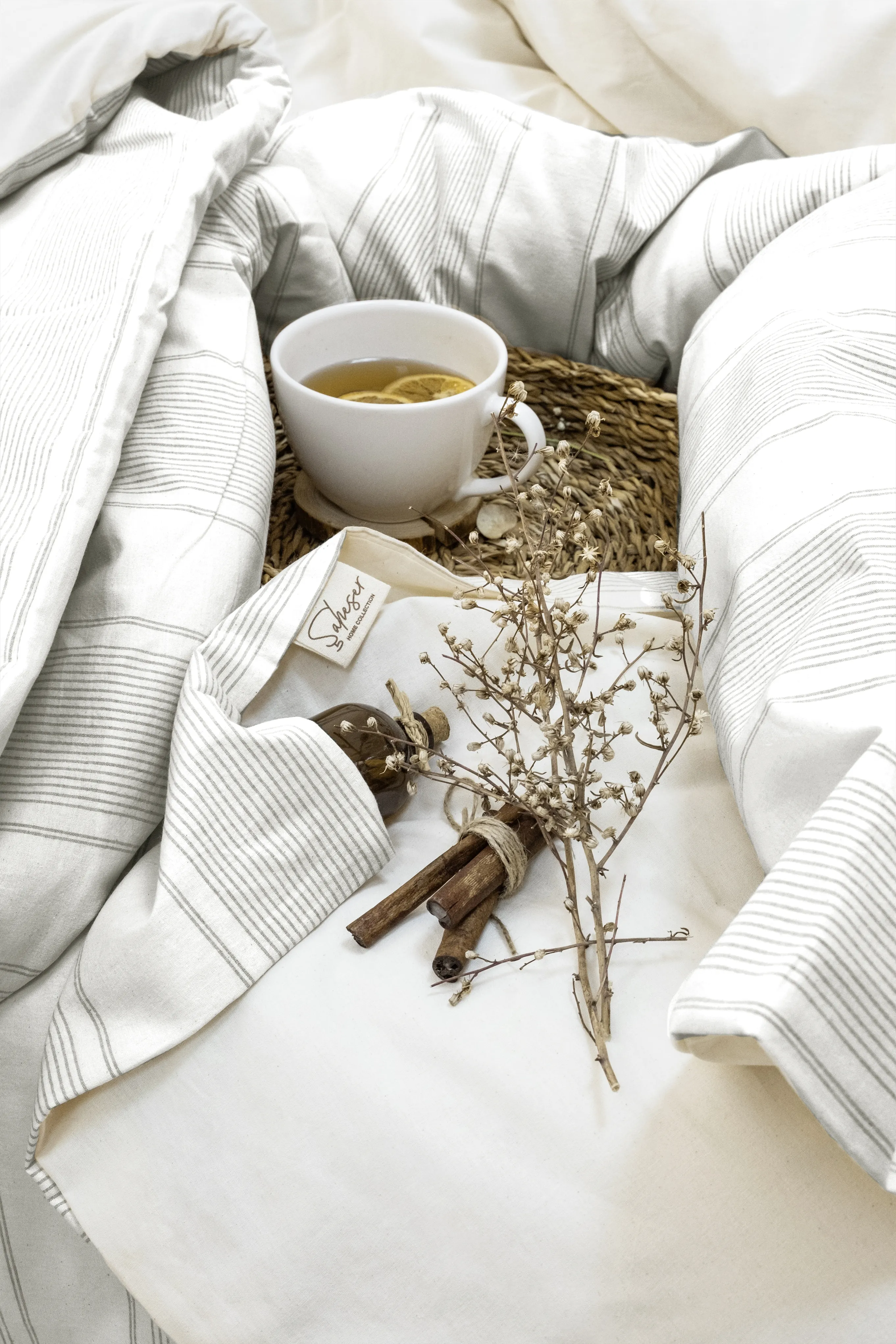 Nenans İplik Boyalı Nevresim Takımı – Antrasit & Bej Çizgili Dokuma, %100 Pamuk Kumaş, Modern ve Doğal Nevresim Seti