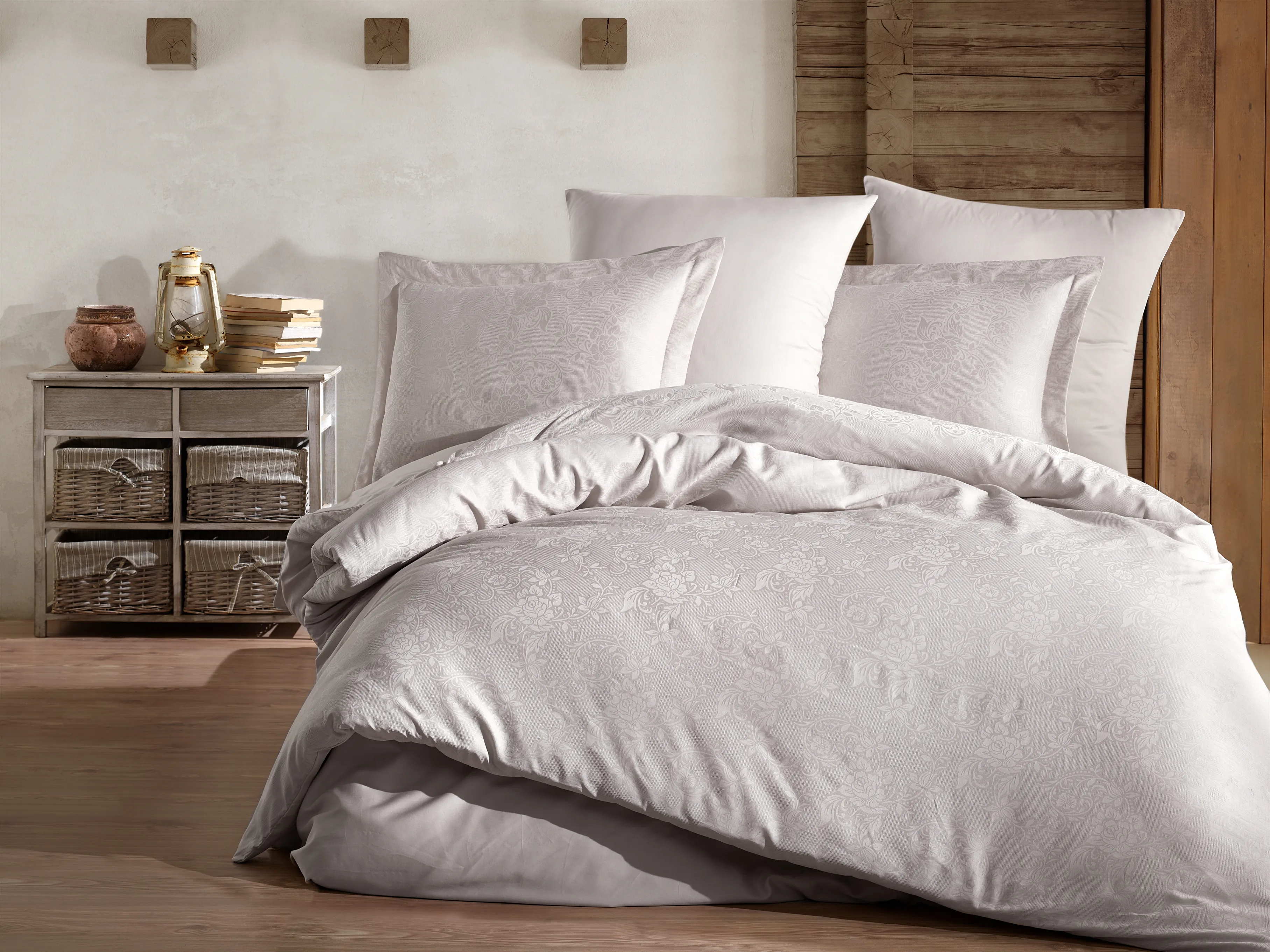 Rosella Jakarlı Saten Nevresim Takımı – %100 Pamuk Saten, Lüks Pamuk Saten Kumaş, Parlak Dokuma ve 6 Renk Seçeneğiyle Premium Nevresim Seti