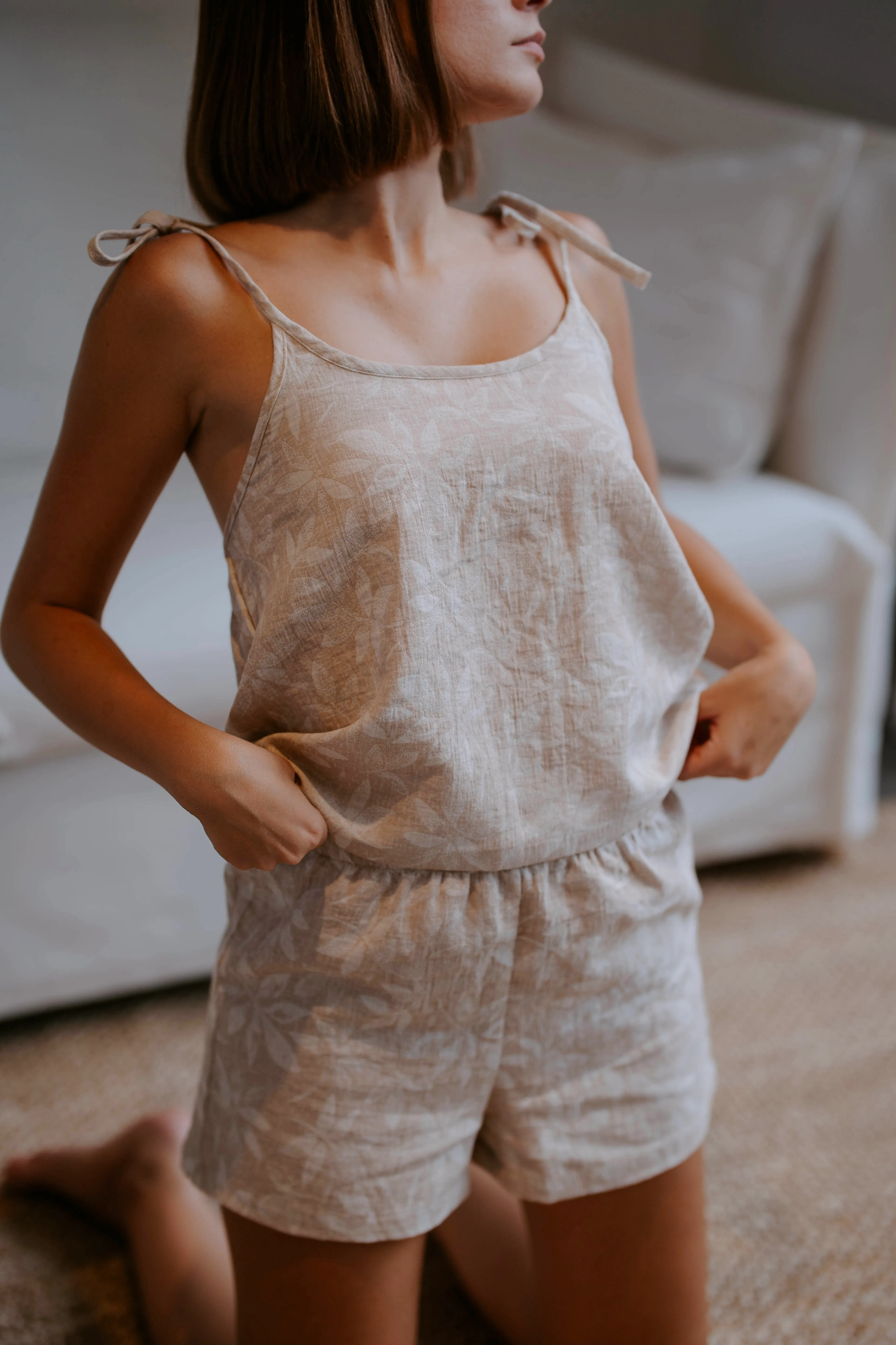 LOU Jakarlı Muslin İp Askılı Şortlu Takım, %100 Pamuk Kadın Ev Giyimi, Rahat Yazlık Pijama Takımı, Doğal Muslin Kumaş