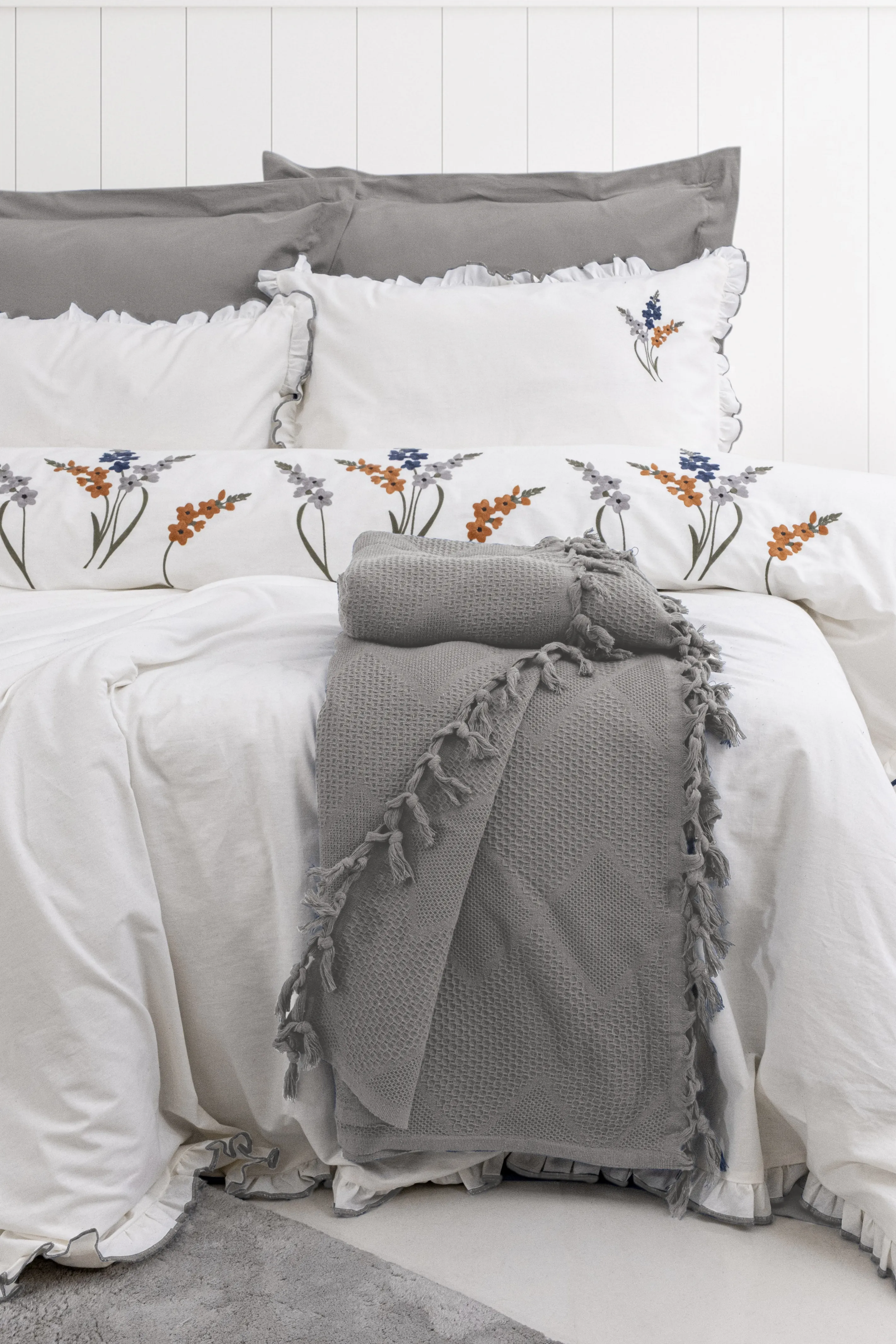 Eveline Nevresimli Pike Takımı – %100 Pamuk, Püsküllü Jakarlı Nevresim + Pike Seti, Nakışlı Yastık Kılıfı, Nefes Alan Yazlık Pike Takımı (Double Size)